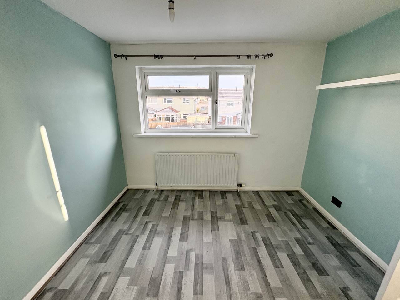 3 bed semi-detached house to rent in Cefn Nant, Pencoed 6