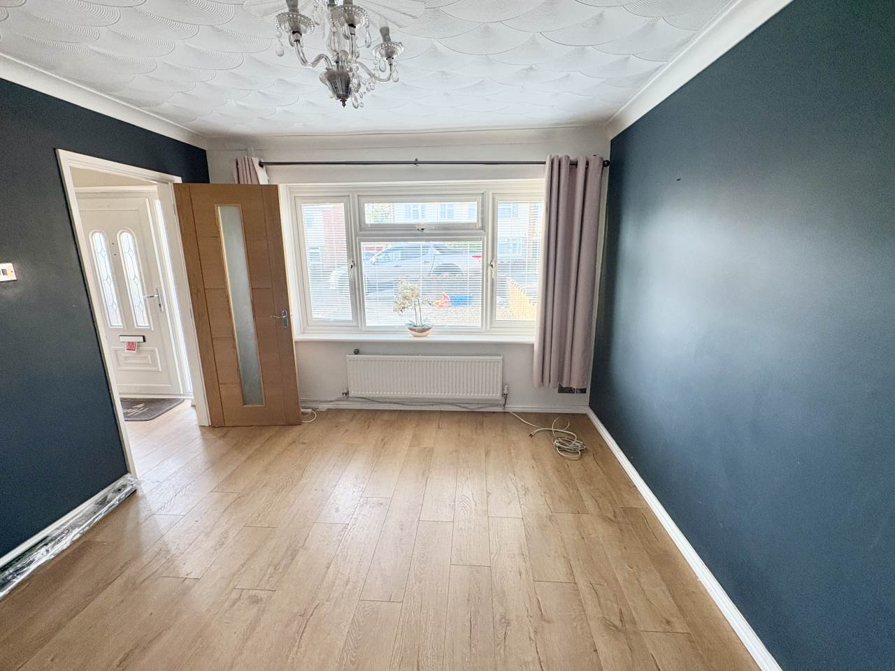 3 bed semi-detached house to rent in Cefn Nant, Pencoed 1