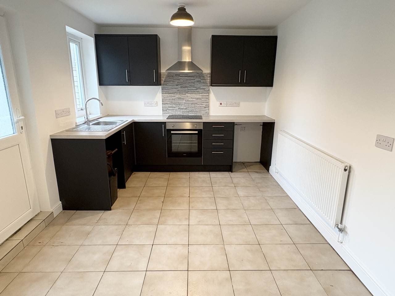 3 bed house to rent in Austin Avenue, Bridgend  - Property Image 4