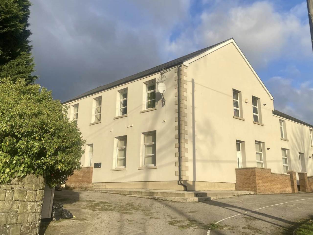2 bed ground floor flat to rent in Dunraven Apartments, 3 Blackmill Road - Property Image 1