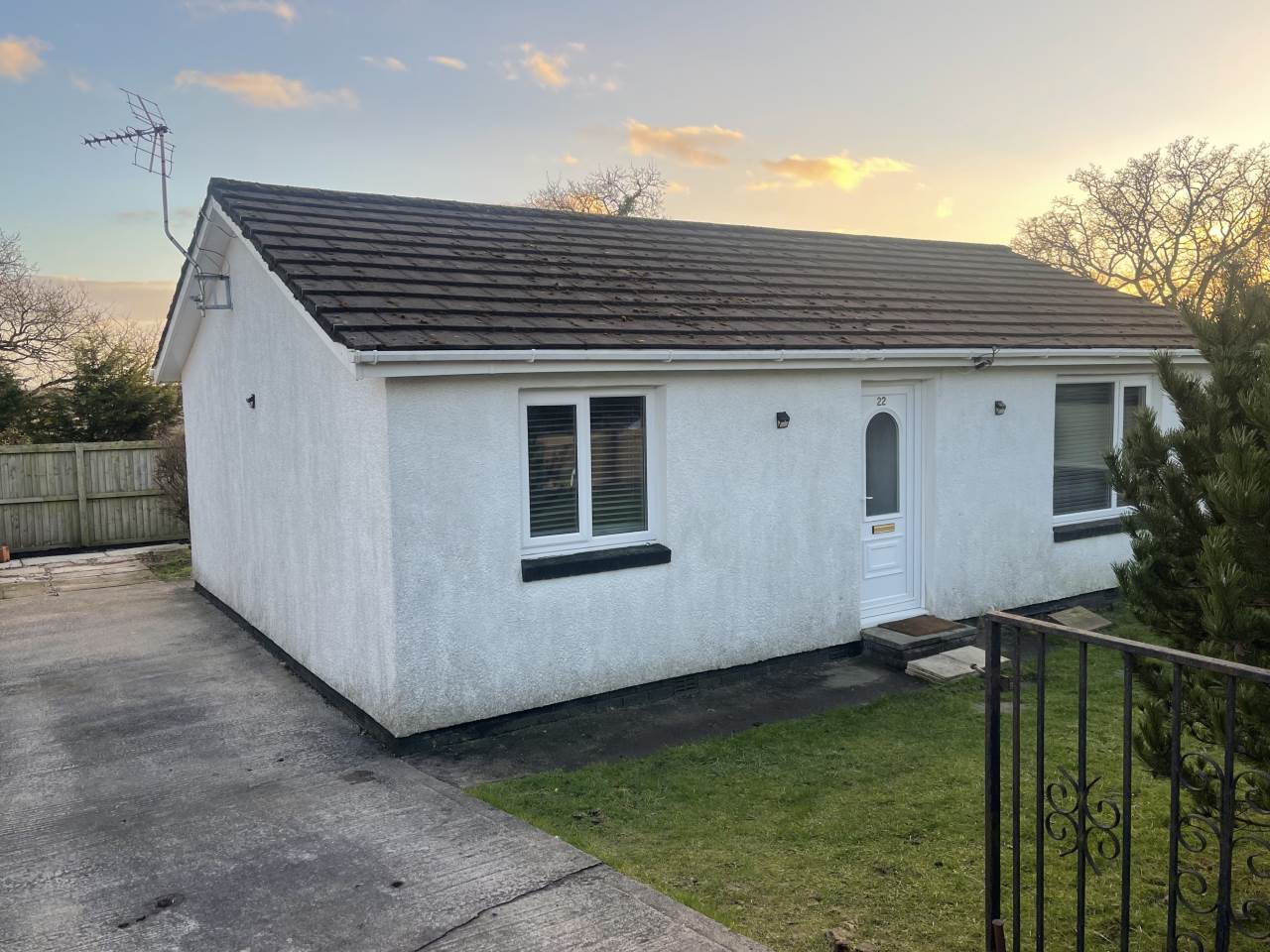 2 bed semi-detached bungalow to rent in Cae Garn, Heol-Y-Cyw  - Property Image 1