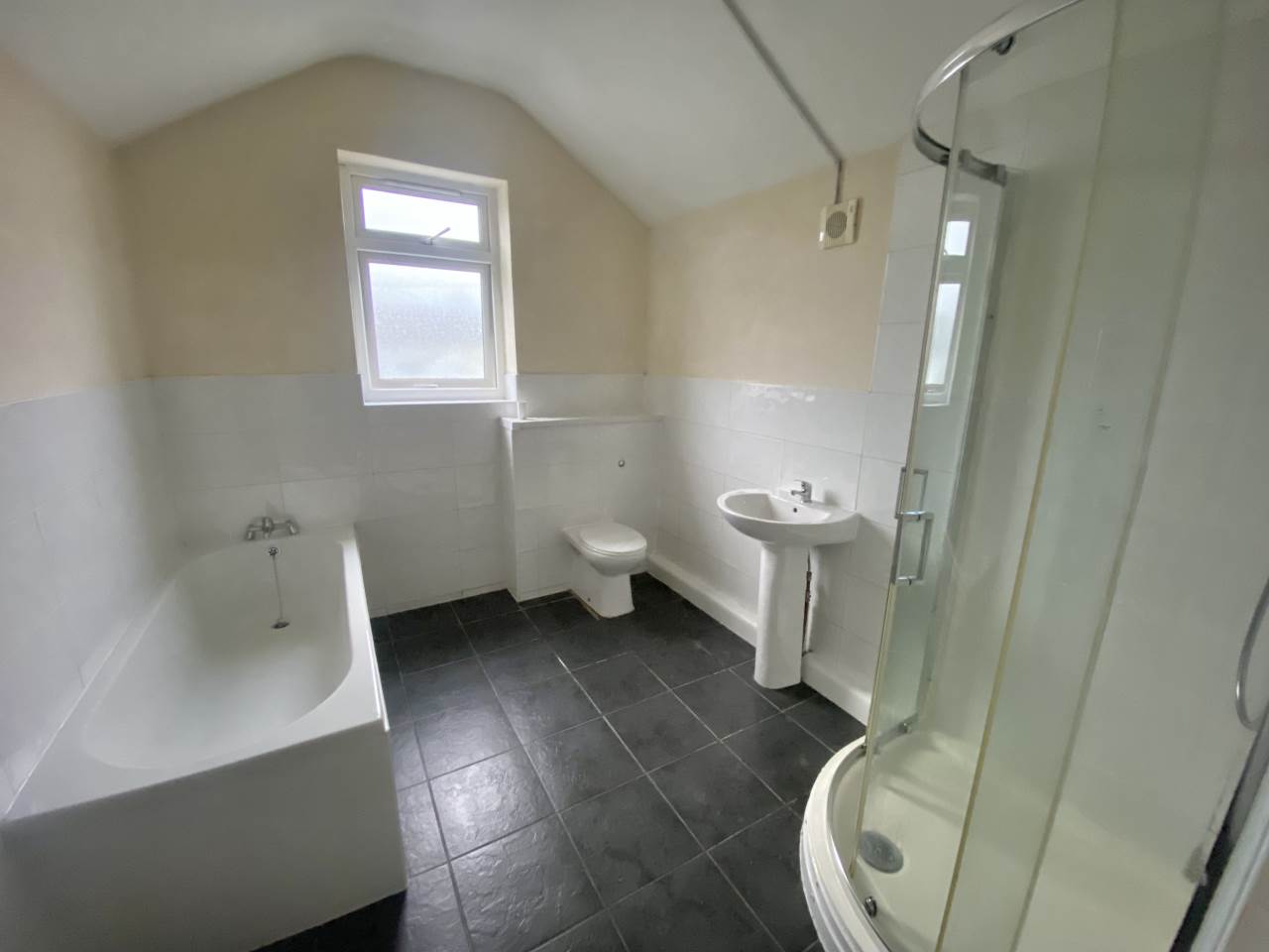 3 bed terraced house to rent in Cheltenham Terrace, Bridgend  - Property Image 5