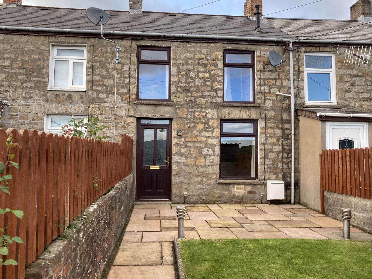 2 bed cottage to rent in Brynteg, Heol-Y-Cyw  - Property Image 1