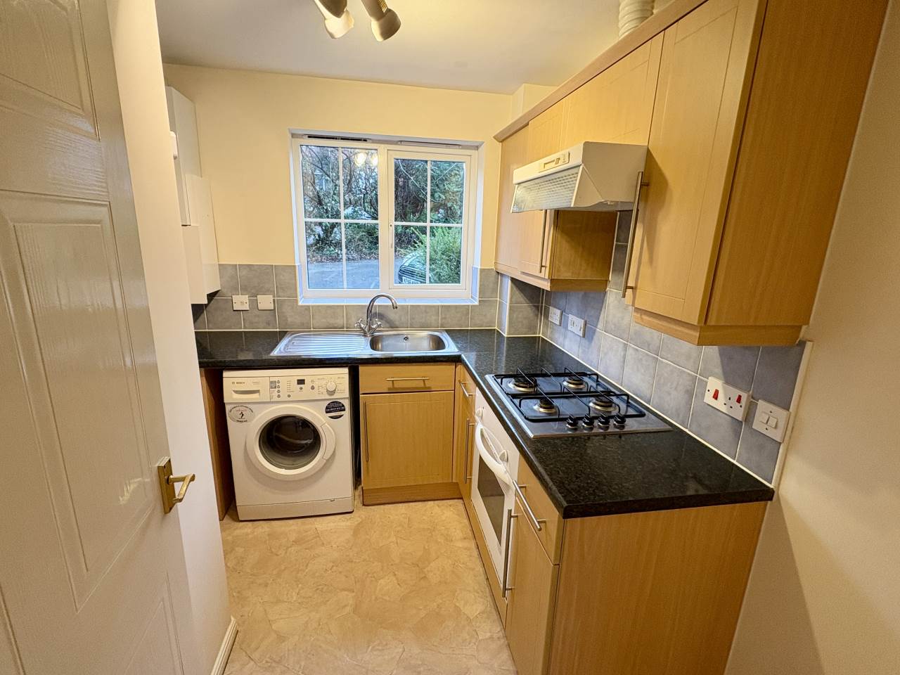 2 bed terraced house to rent in Llwyn Coch, Broadlands 1