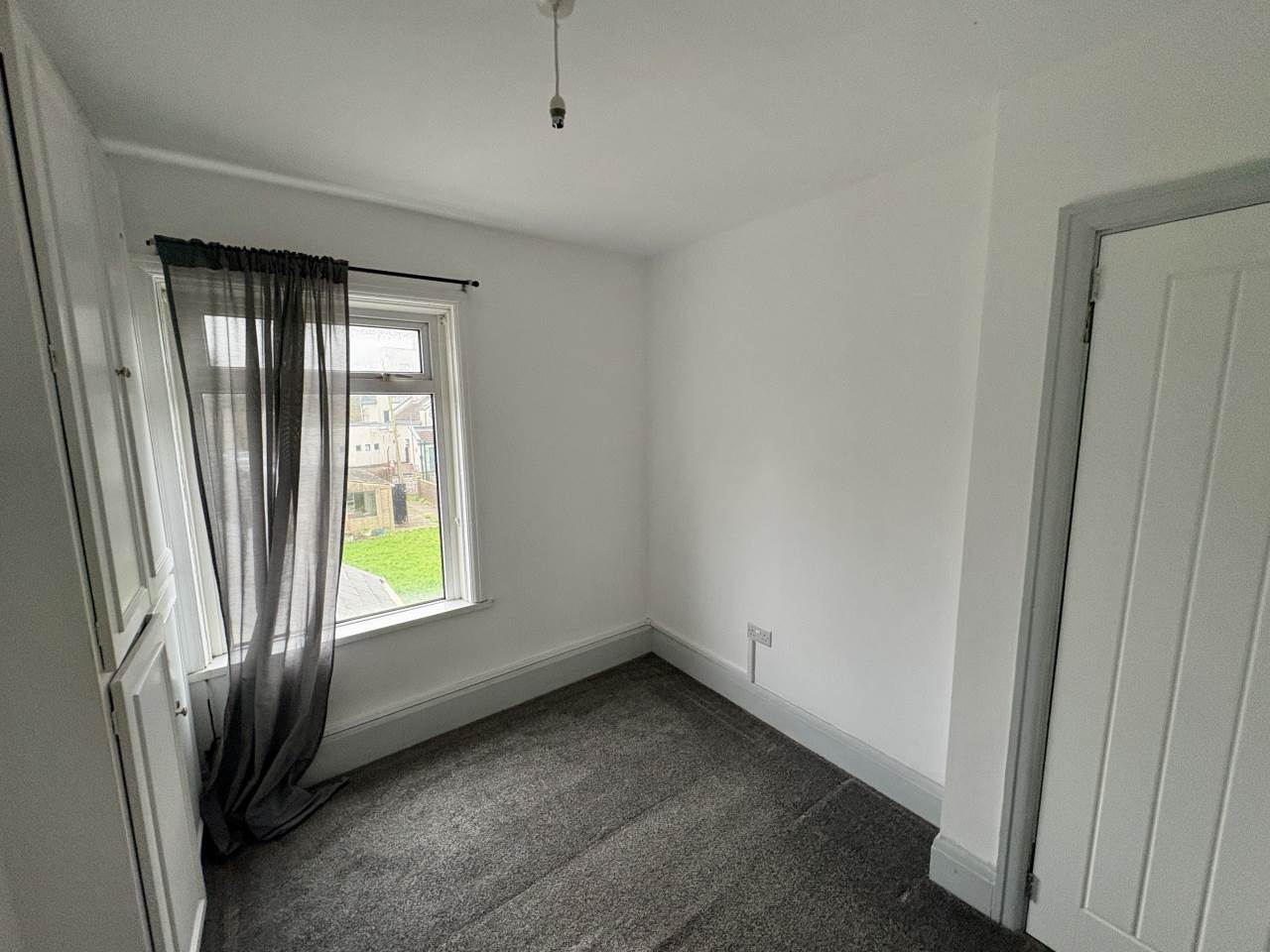 3 bed semi-detached house to rent in Sunnyside Road, Bridgend 3