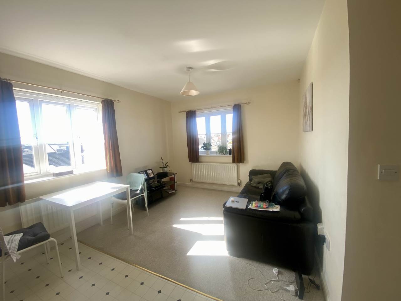 2 bed flat to rent in Swn Cloch Yr Eglwys, Newcastle Hill  - Property Image 2