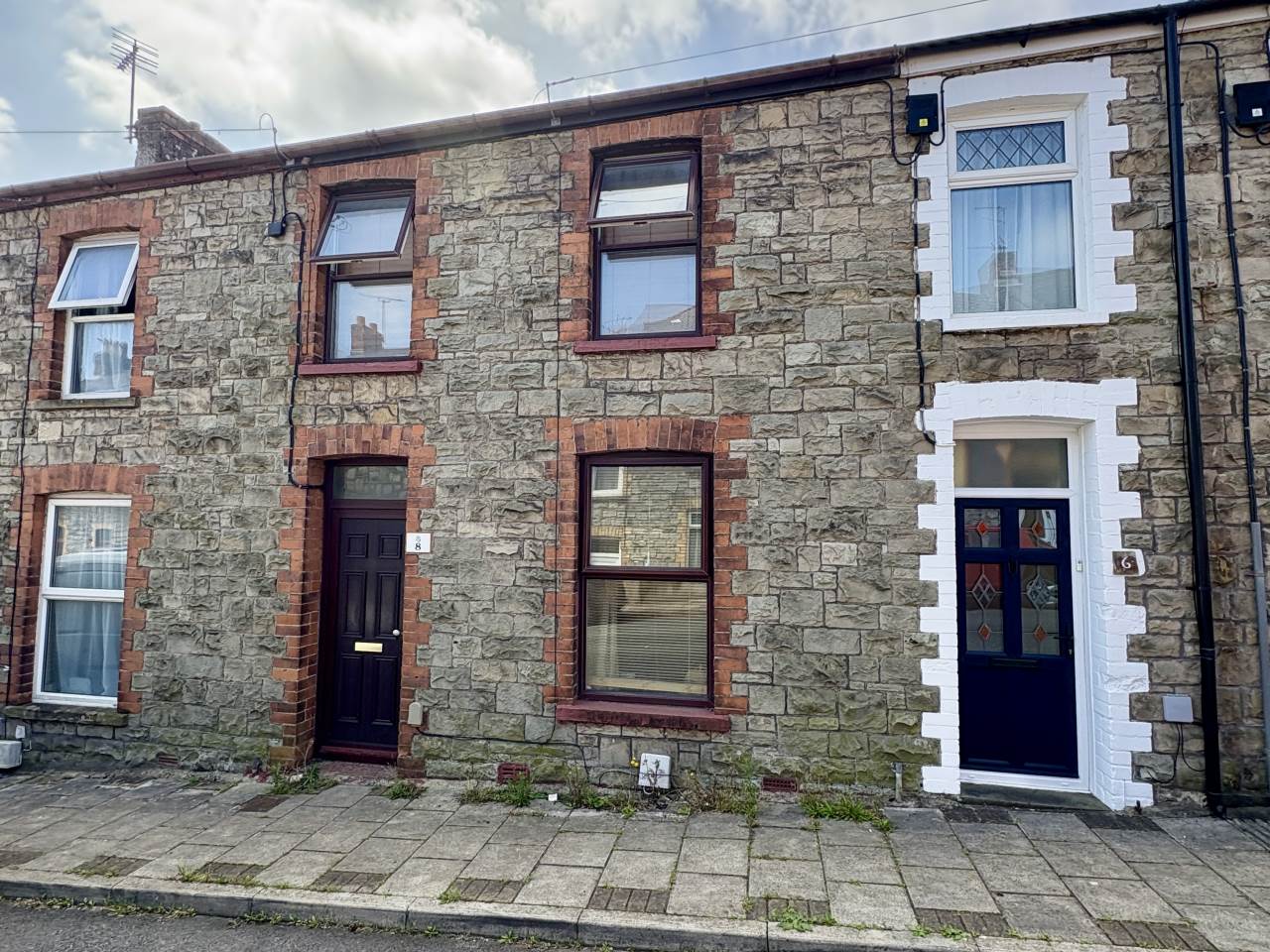 2 bed terraced house to rent in Green Street, Bridgend - Property Image 1