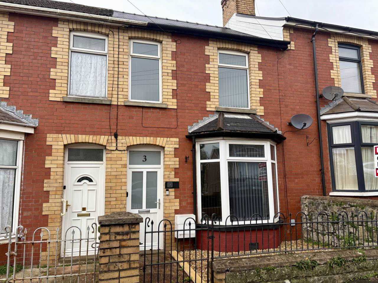 3 bed terraced house to rent in Charles Street, CF31