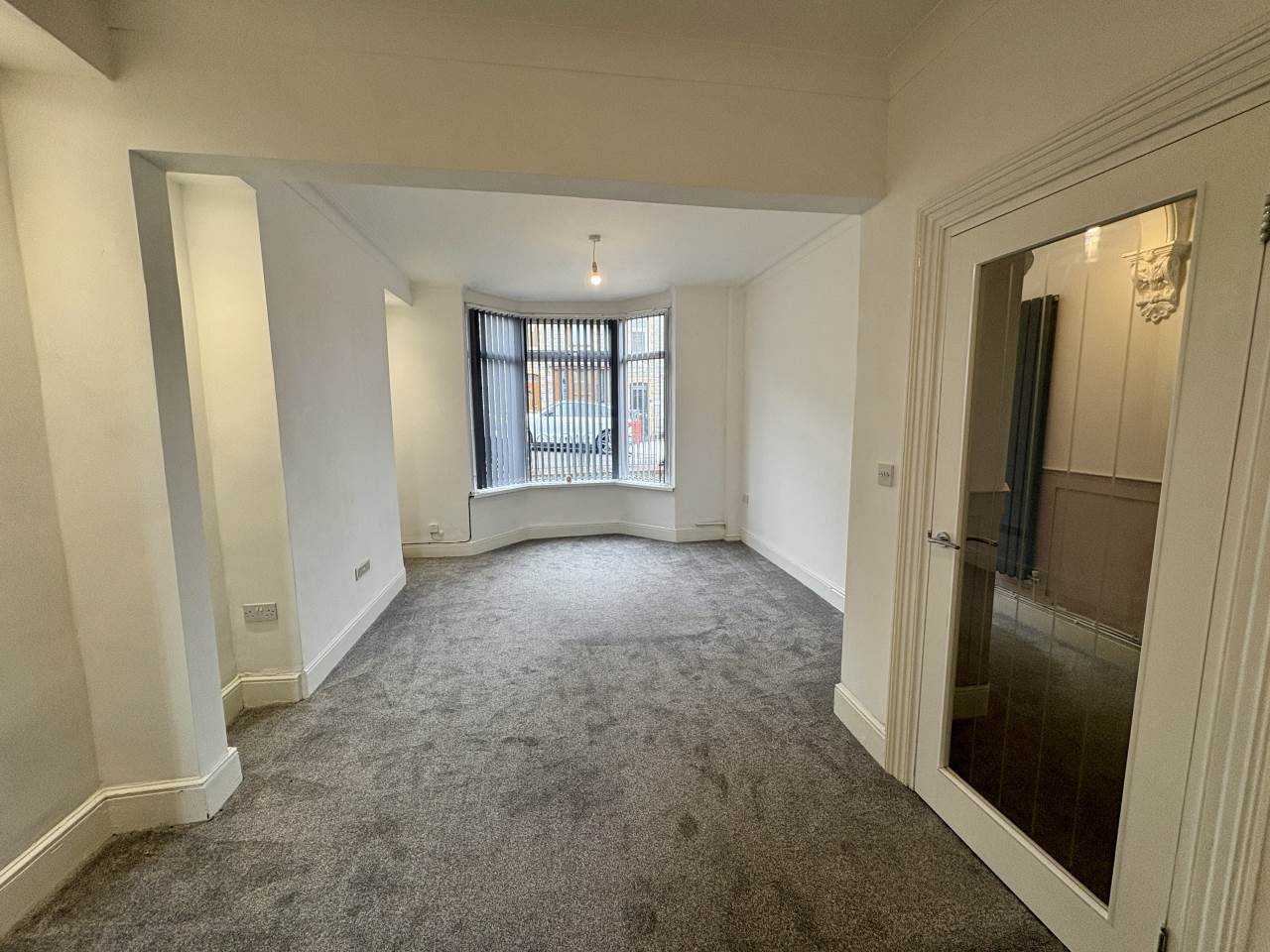 3 bed terraced house to rent in Charles Street  - Property Image 2