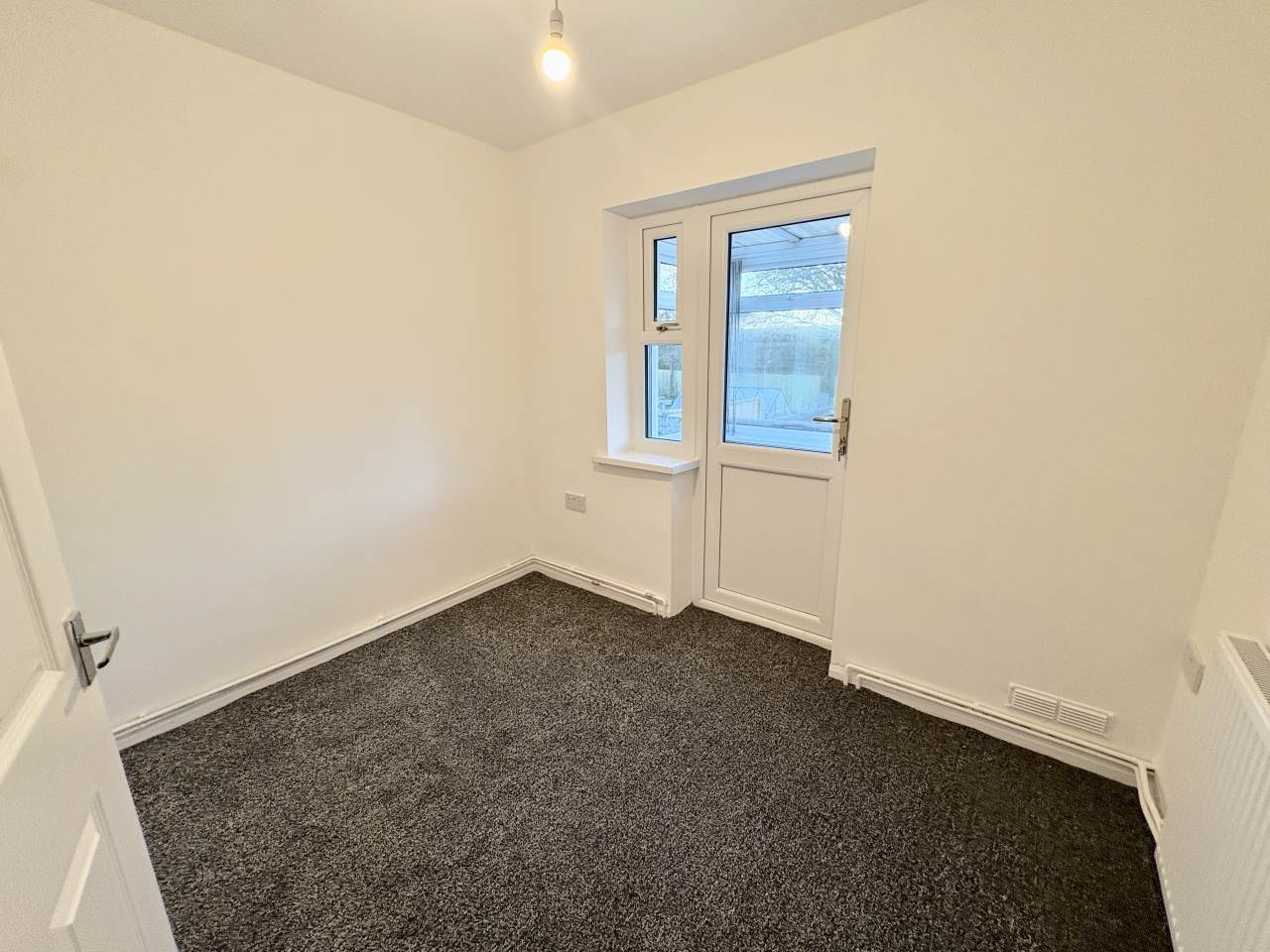 2 bed bungalow to rent in Woodland Park, Kenfig Hill 6