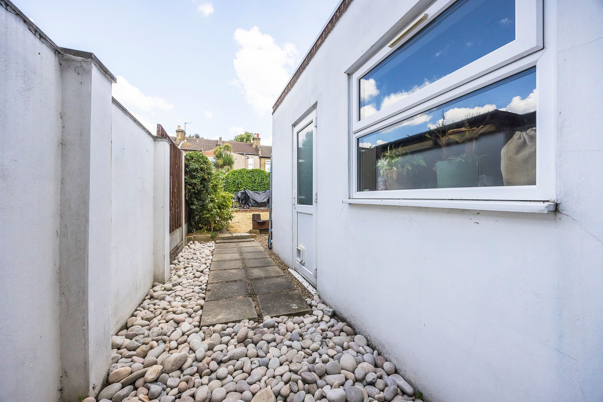 2 bed mid-terraced house for sale in Albany Road, Walthamstow, E17 15