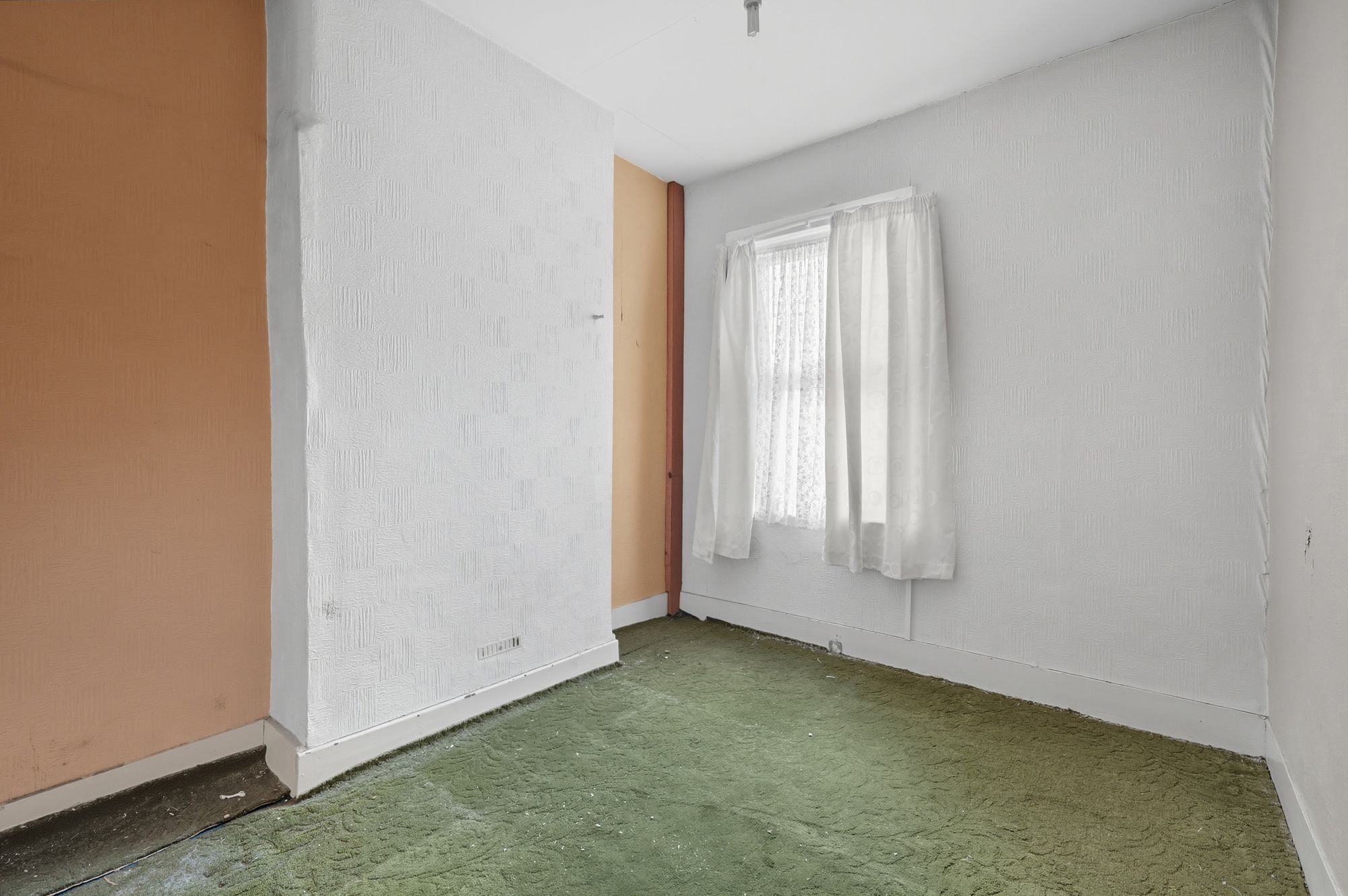 3 bed terraced house for sale in Henniker Gardens, London, E6  - Property Image 20