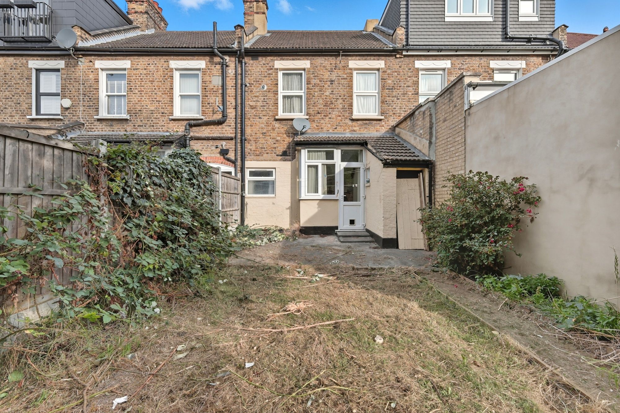 3 bed terraced house for sale in Henniker Gardens, London, E6  - Property Image 22