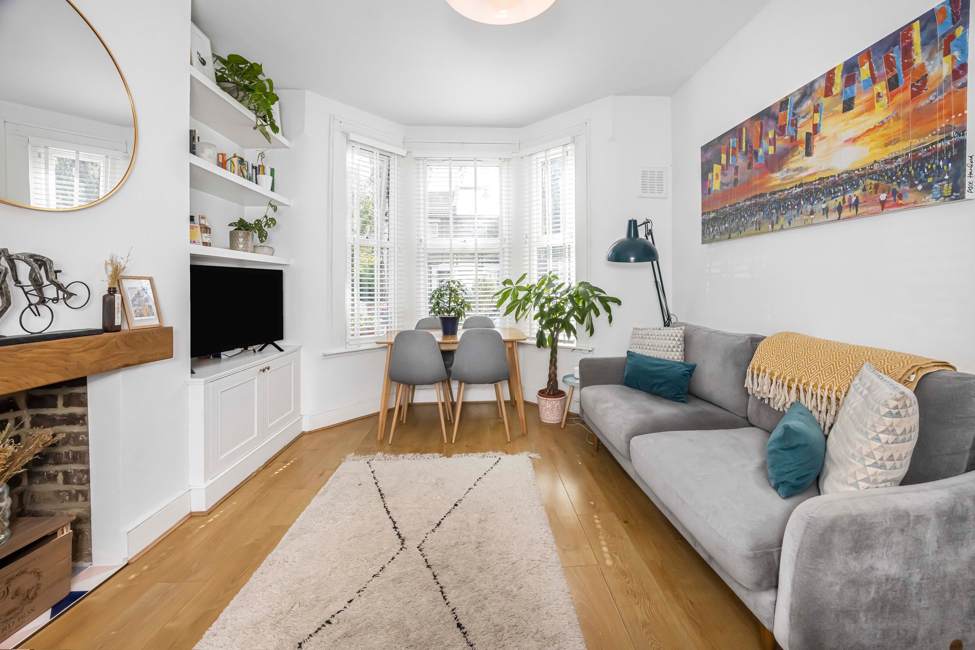 2 bed flat for sale in Scotts Road, London  - Property Image 3