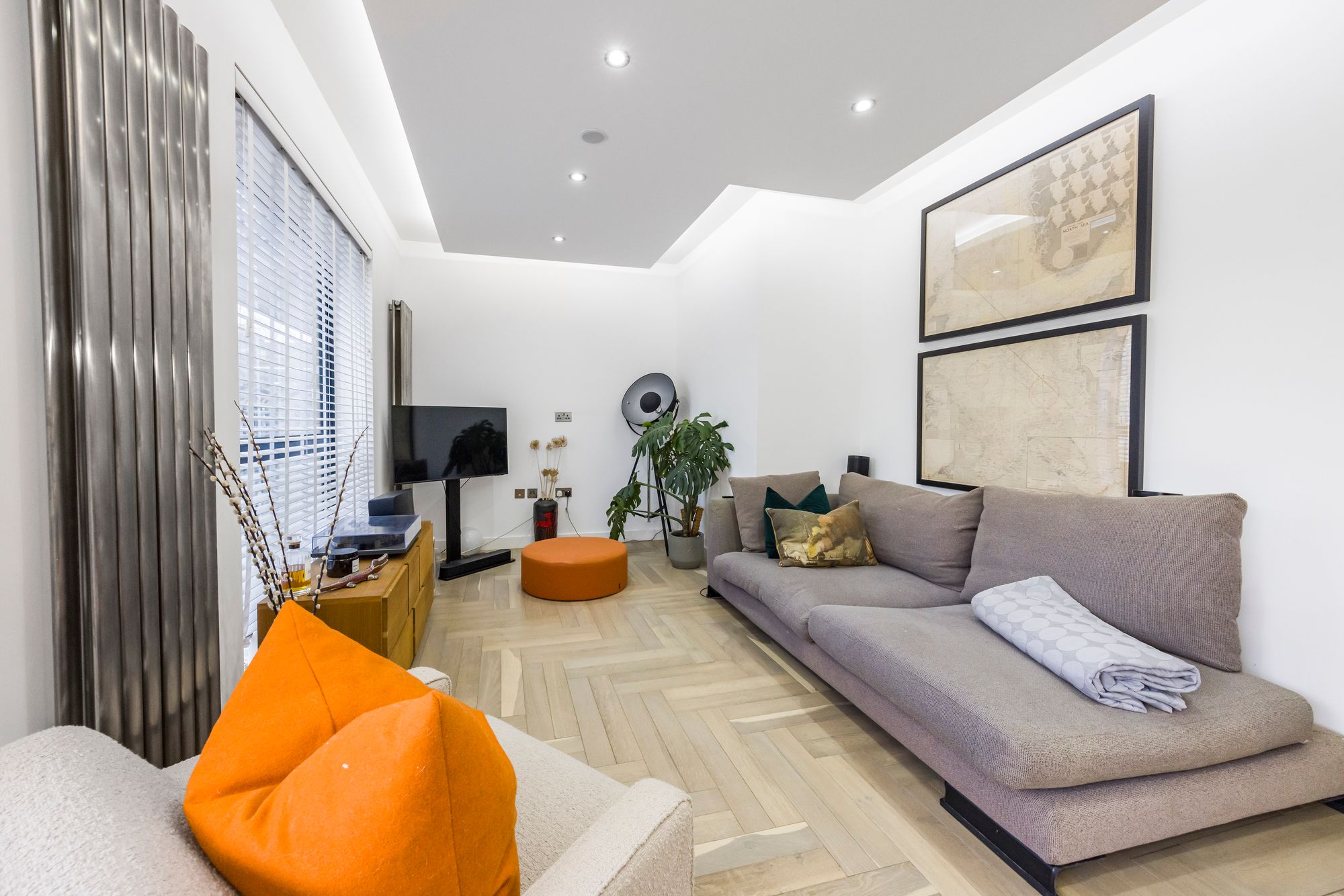 2 bed apartment for sale in Smithys Mews, London, E10  - Property Image 12