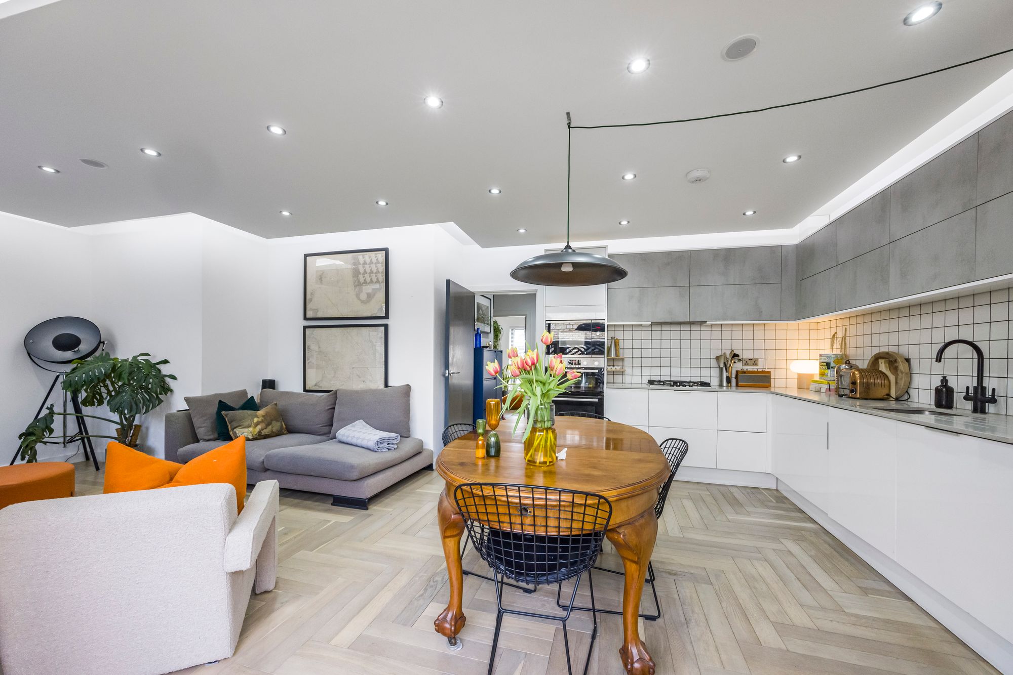 2 bed apartment for sale in Smithys Mews, London, E10  - Property Image 5