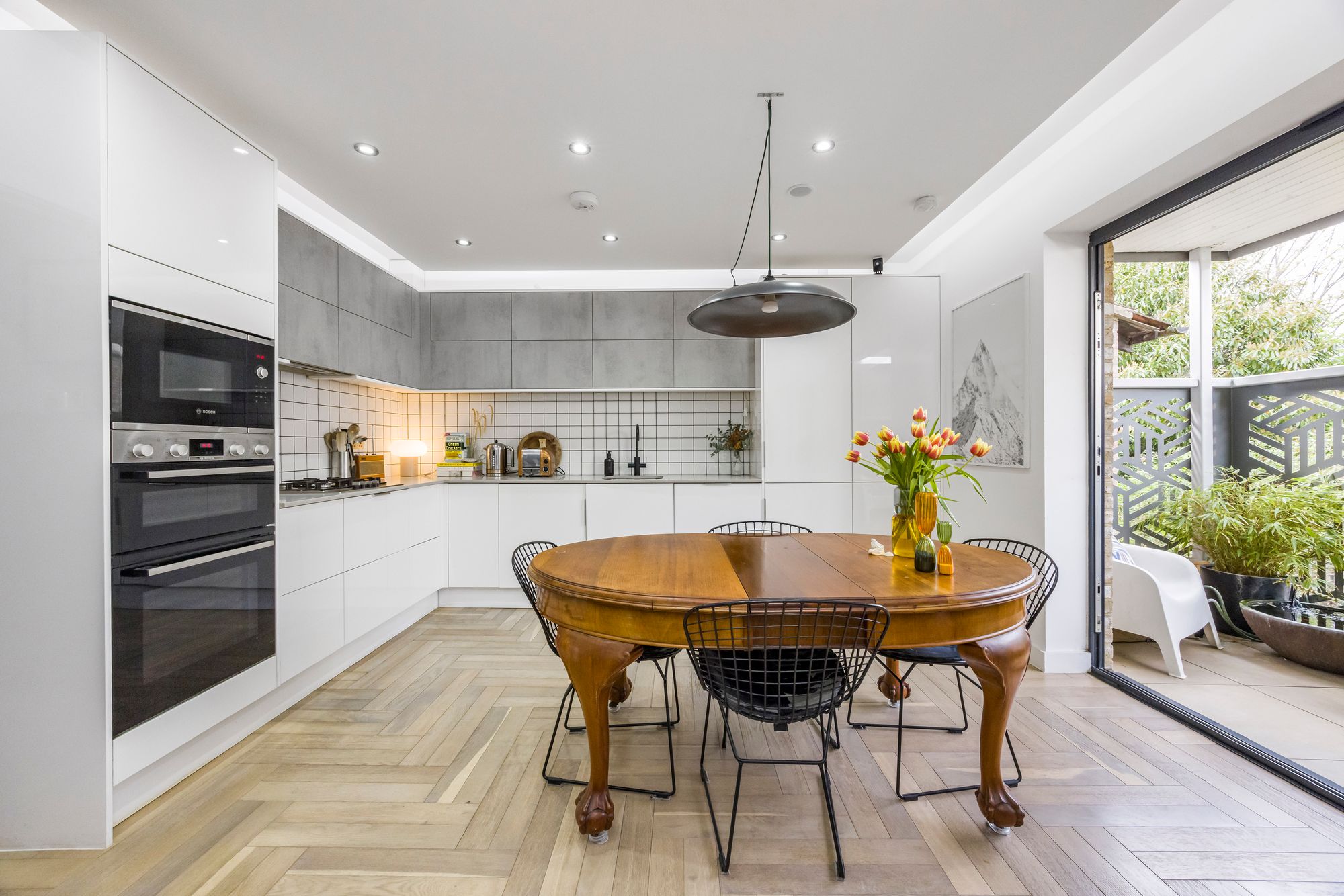 2 bed apartment for sale in Smithys Mews, London, E10  - Property Image 3