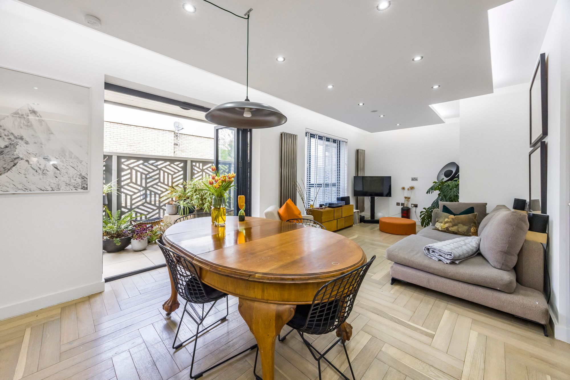2 bed apartment for sale in Smithys Mews, London, E10  - Property Image 9