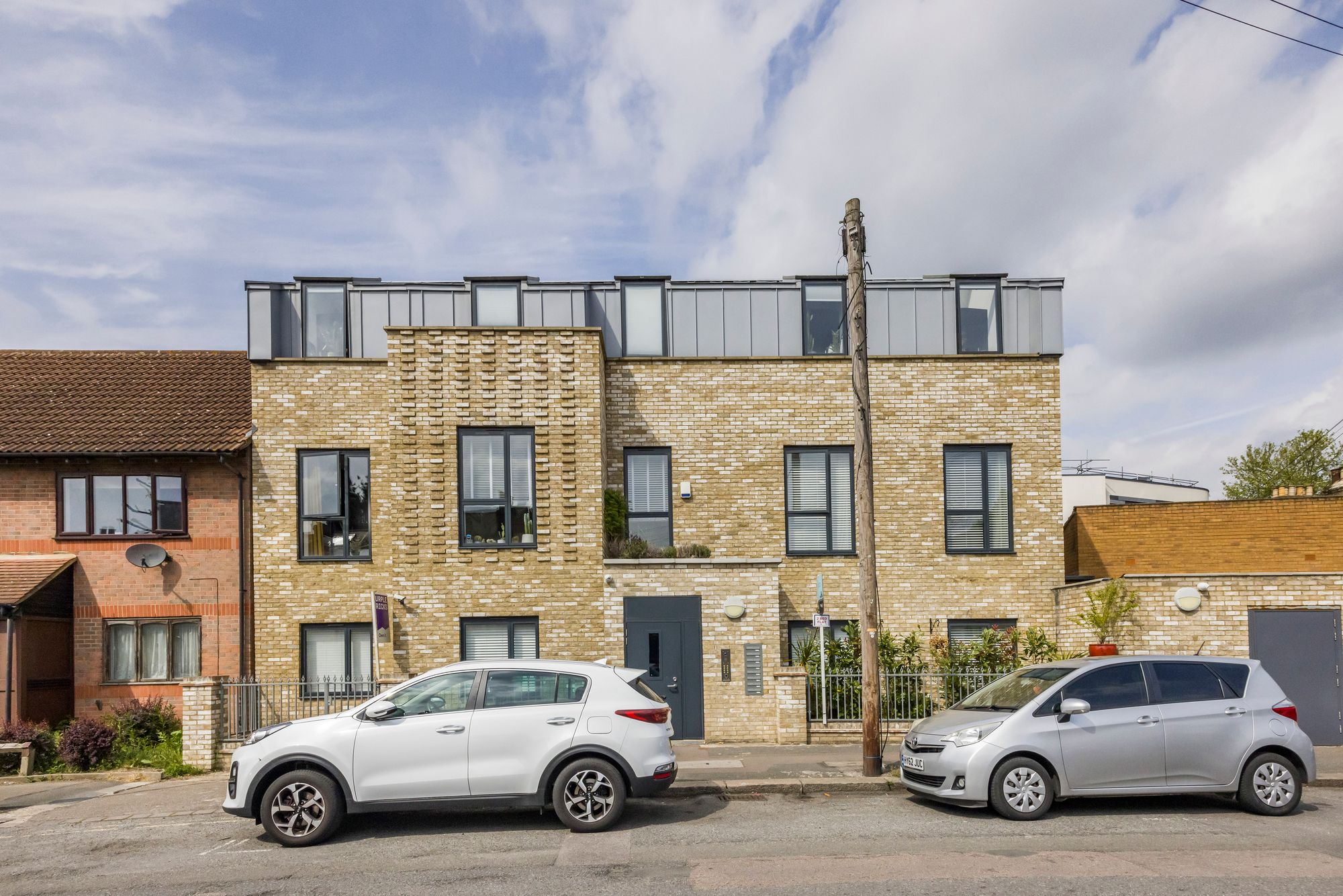 2 bed apartment for sale in Smithys Mews, London, E10  - Property Image 1
