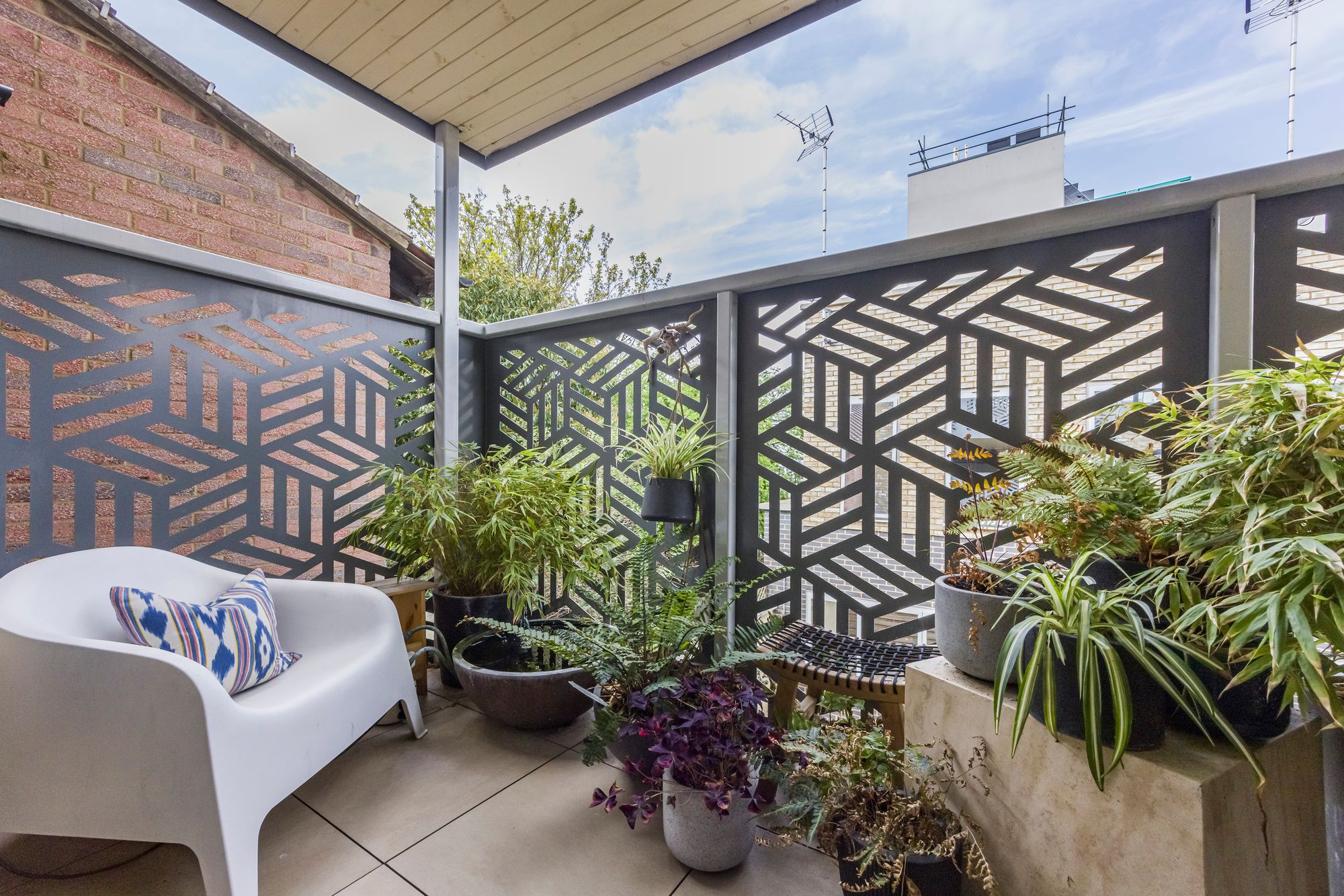 2 bed apartment for sale in Smithys Mews, London, E10  - Property Image 4