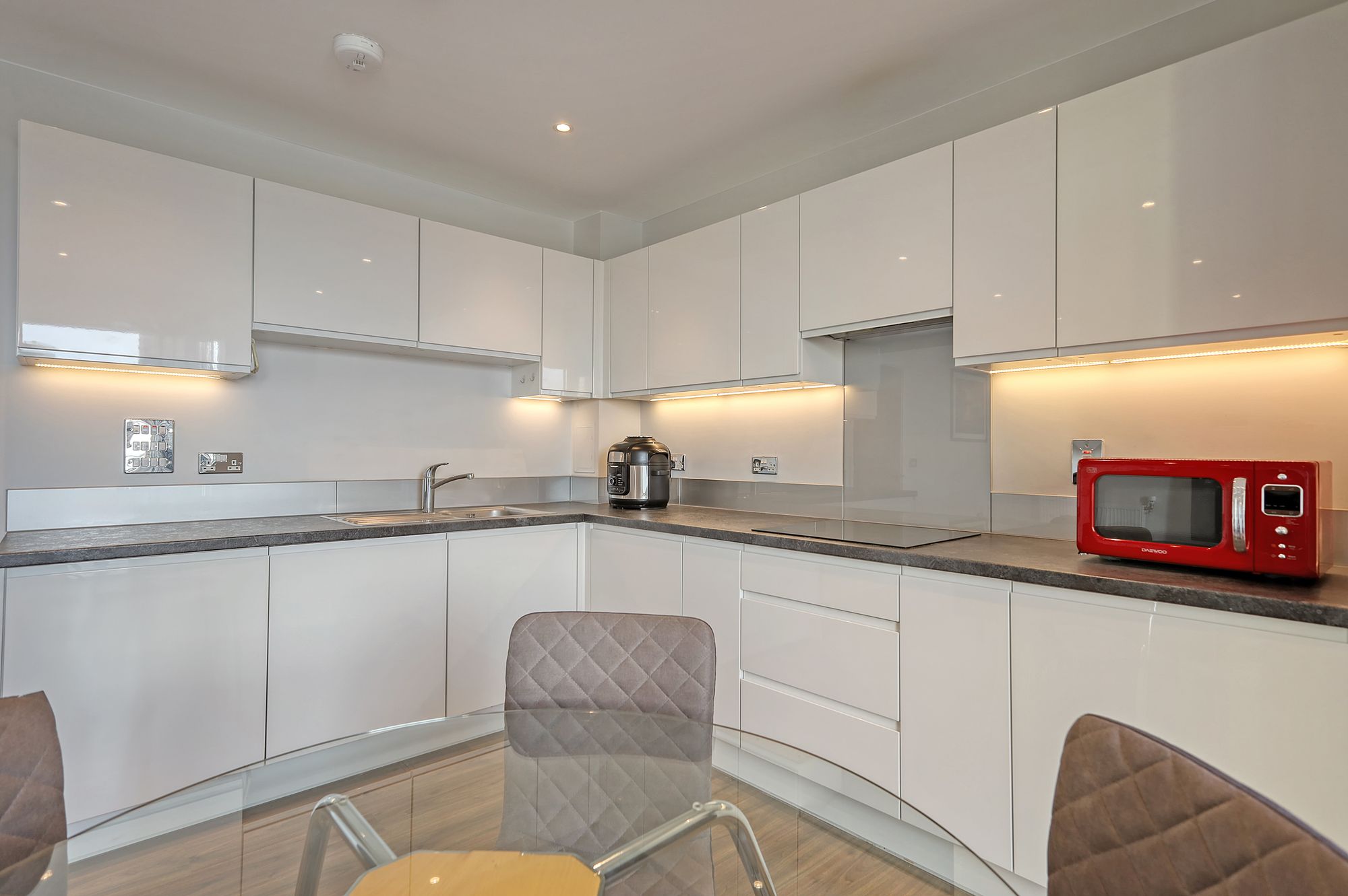 2 bed flat for sale in Dunedin Road, London  - Property Image 8