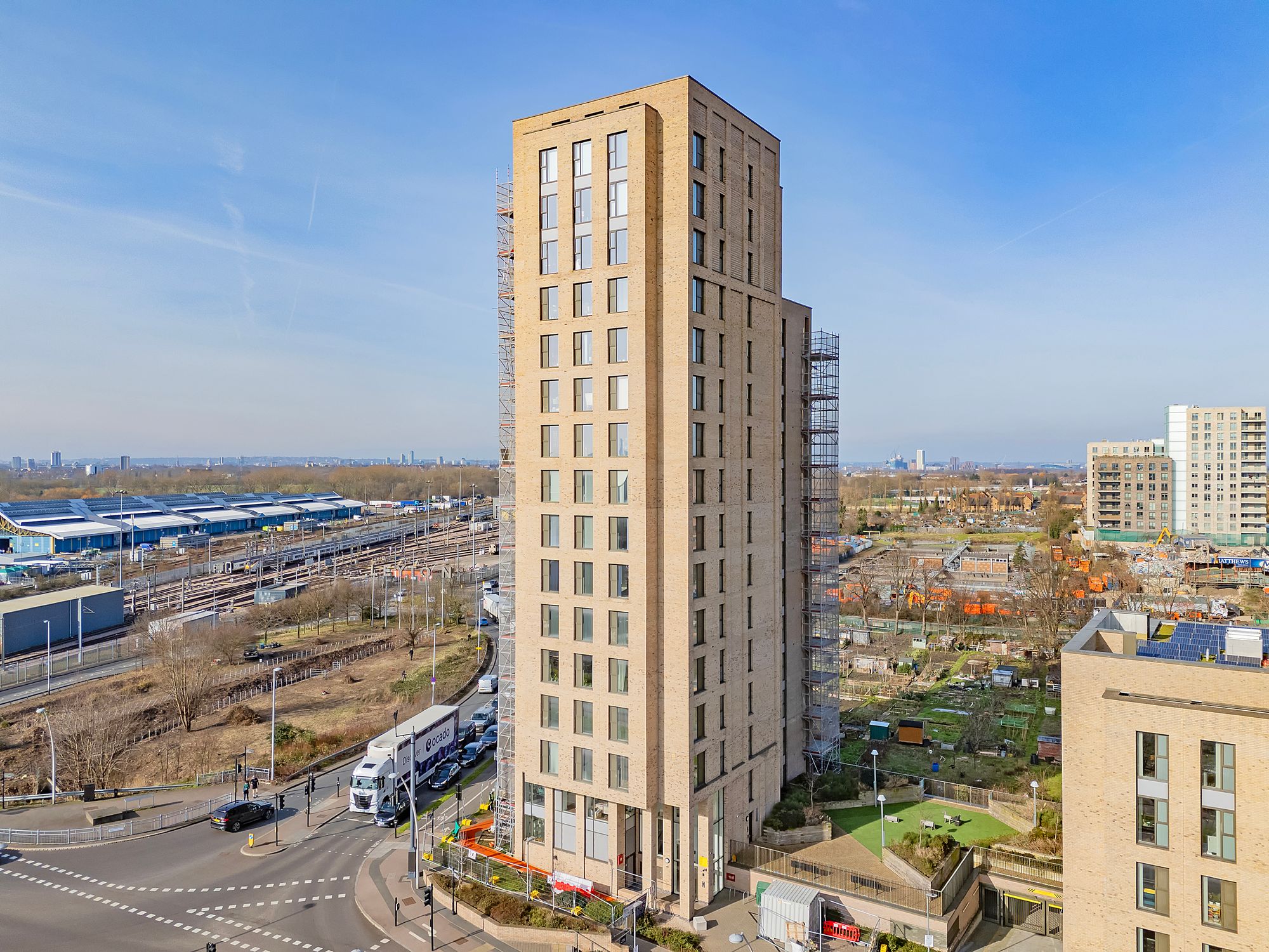 2 bed flat for sale in Dunedin Road, London  - Property Image 1