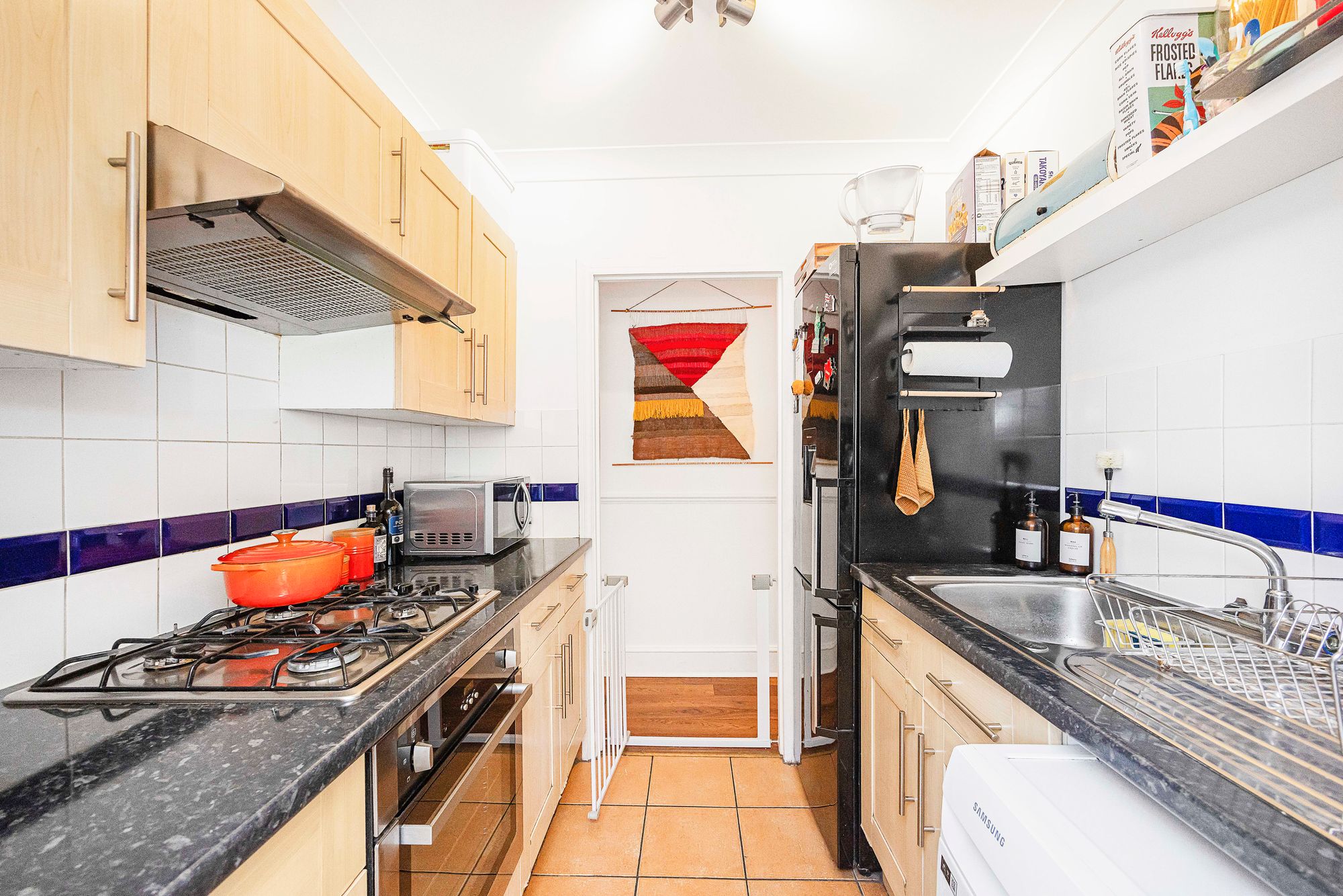 2 bed flat for sale in Warren Road, London  - Property Image 6