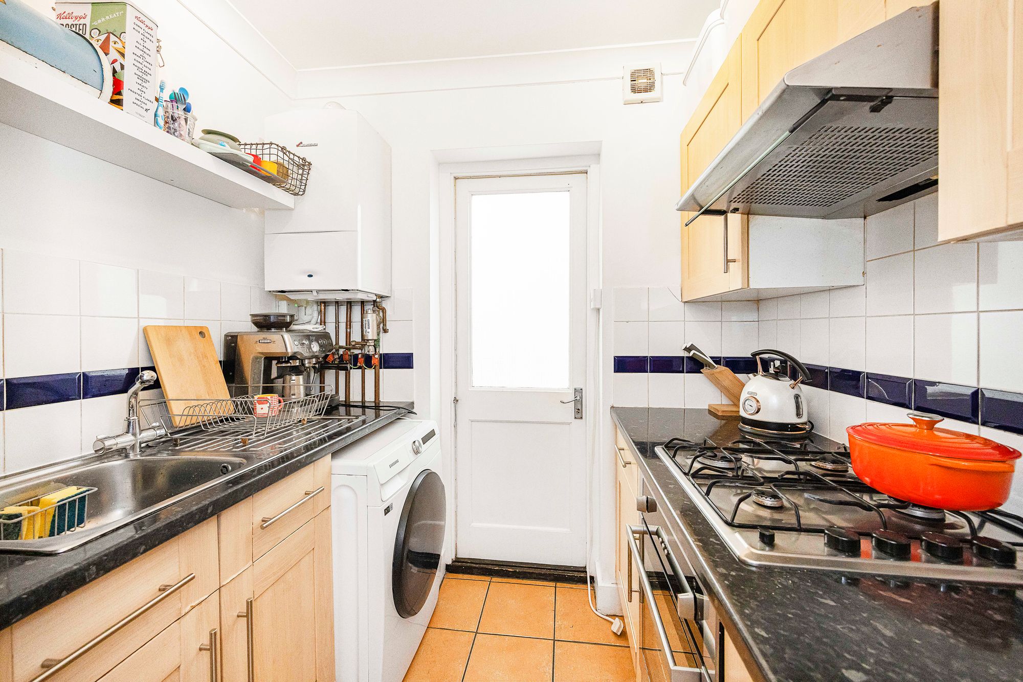 2 bed flat for sale in Warren Road, London  - Property Image 7