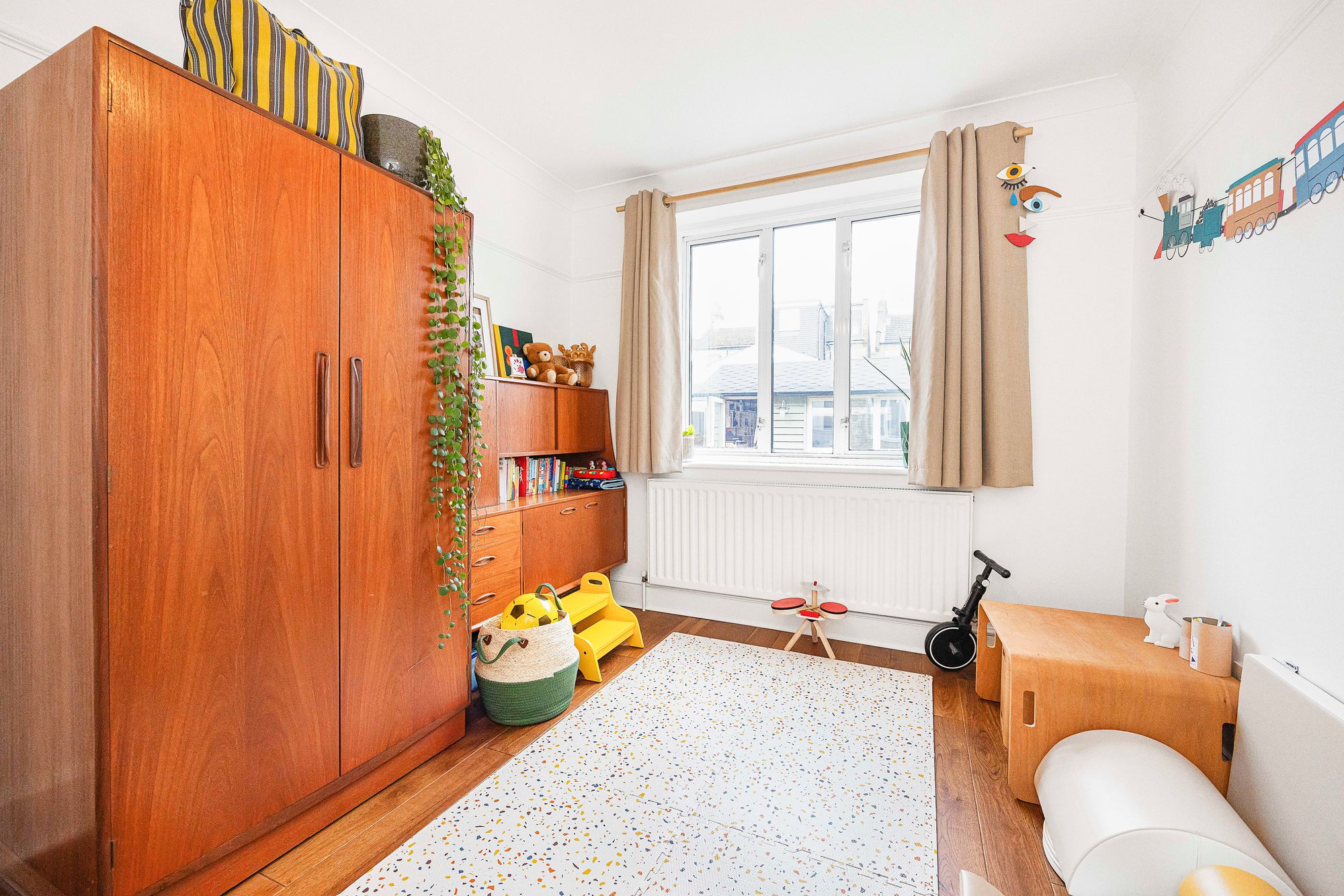 2 bed flat for sale in Warren Road, London  - Property Image 9