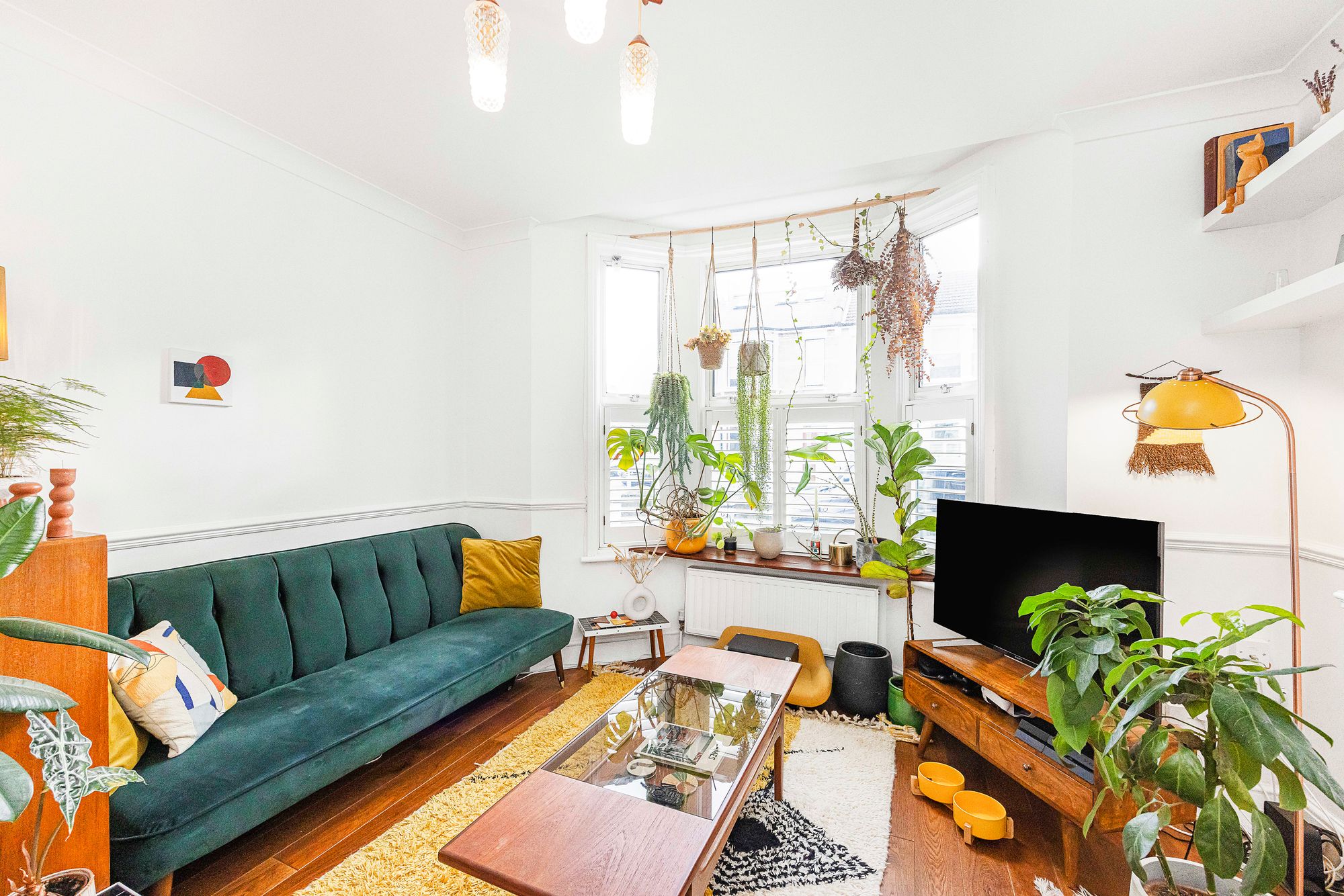 2 bed flat for sale in Warren Road, London  - Property Image 3