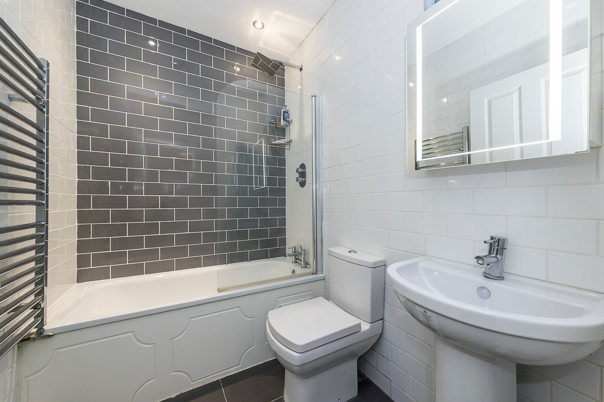 1 bed flat for sale in Scotts Road, London  - Property Image 10