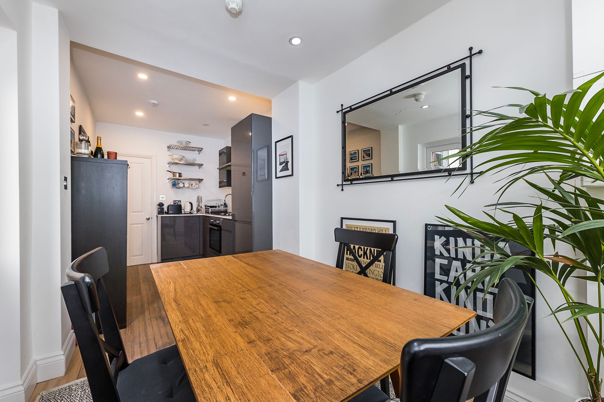 1 bed flat for sale in Scotts Road, London  - Property Image 7