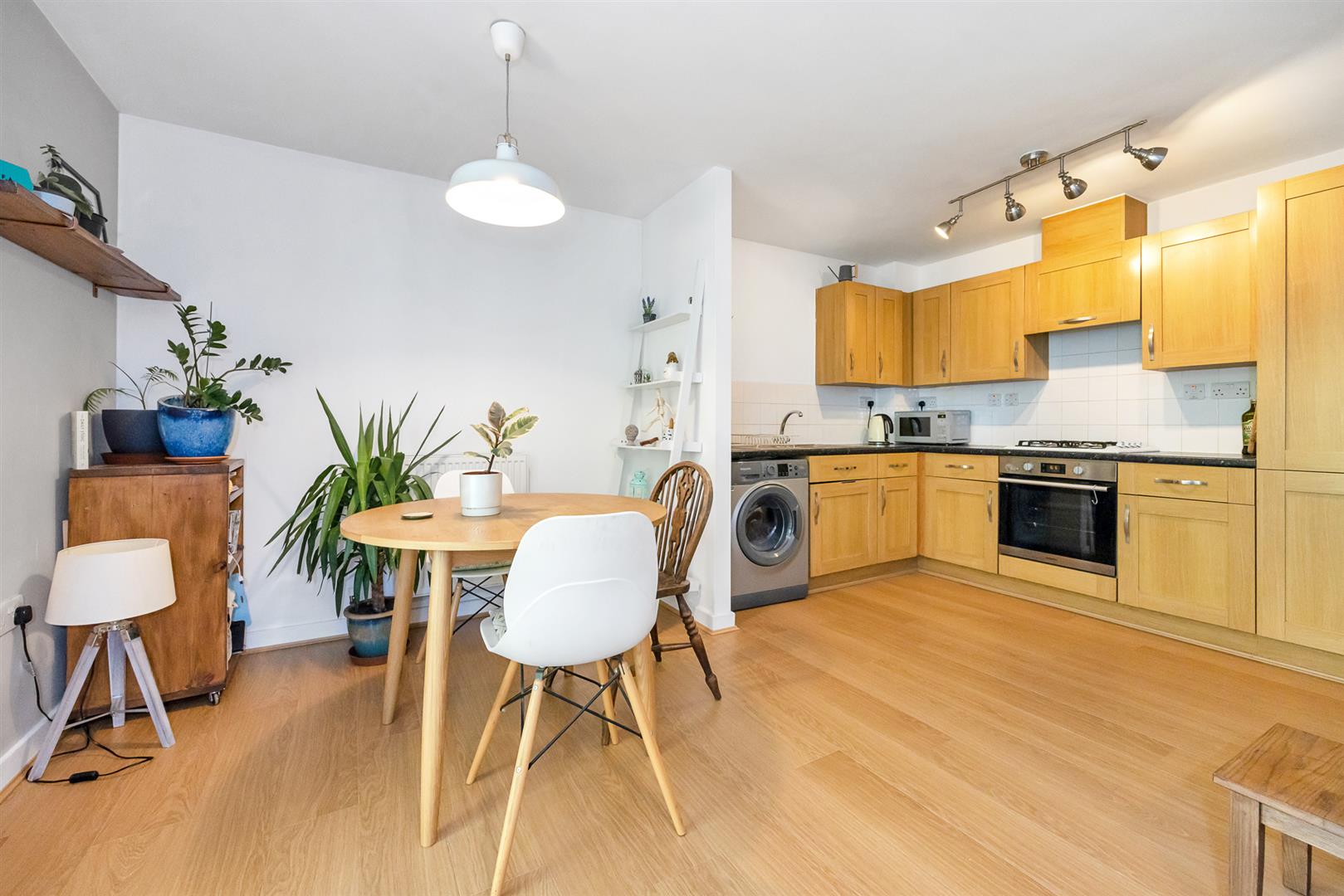 1 bed apartment for sale in Leyton Green Road, London  - Property Image 6