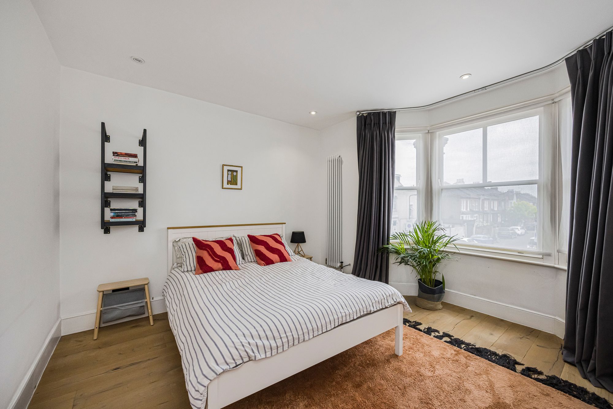 2 bed flat for sale in Francis Road, Leyton, E10 6