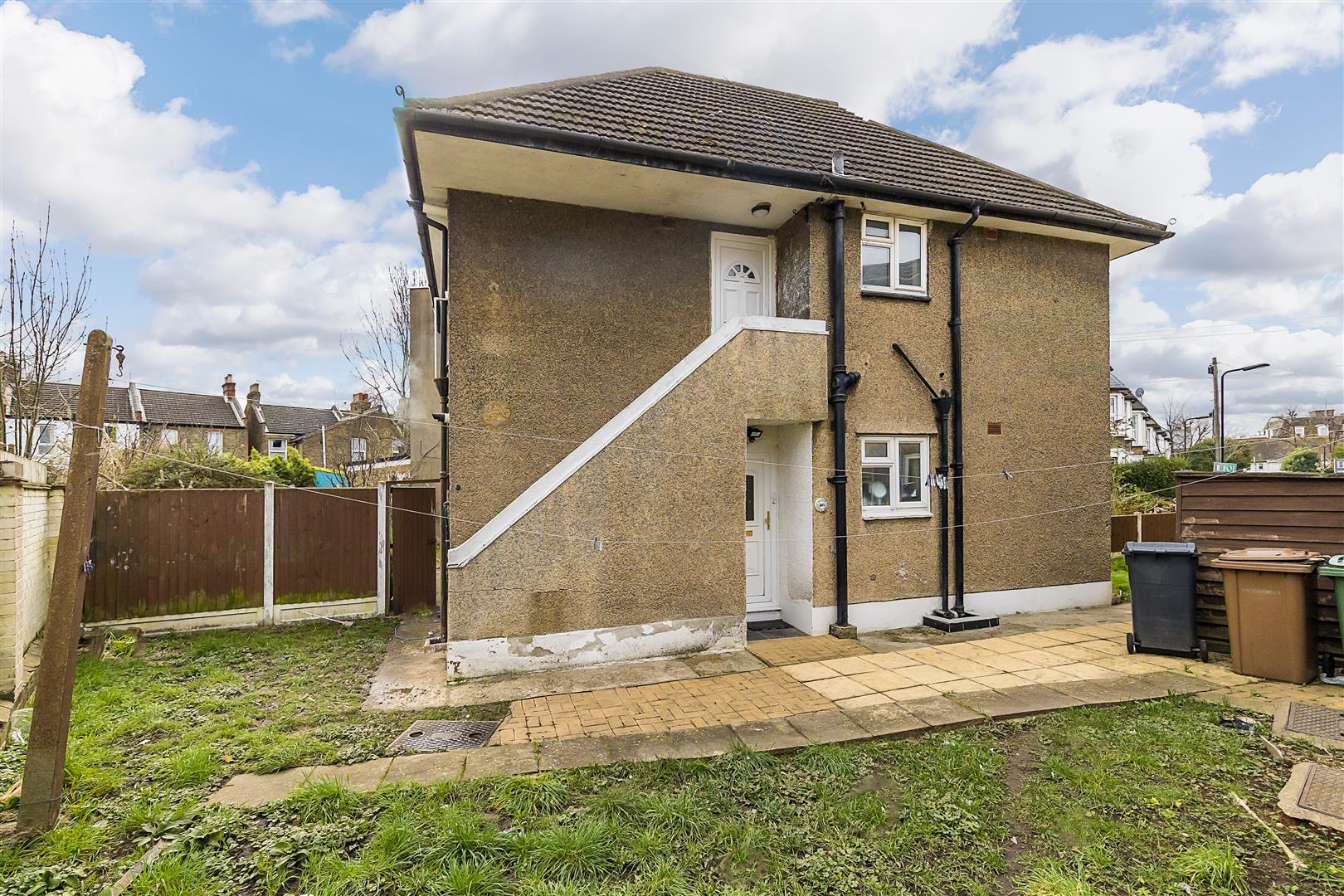 2 bed flat to rent in Brunswick Road, London  - Property Image 13