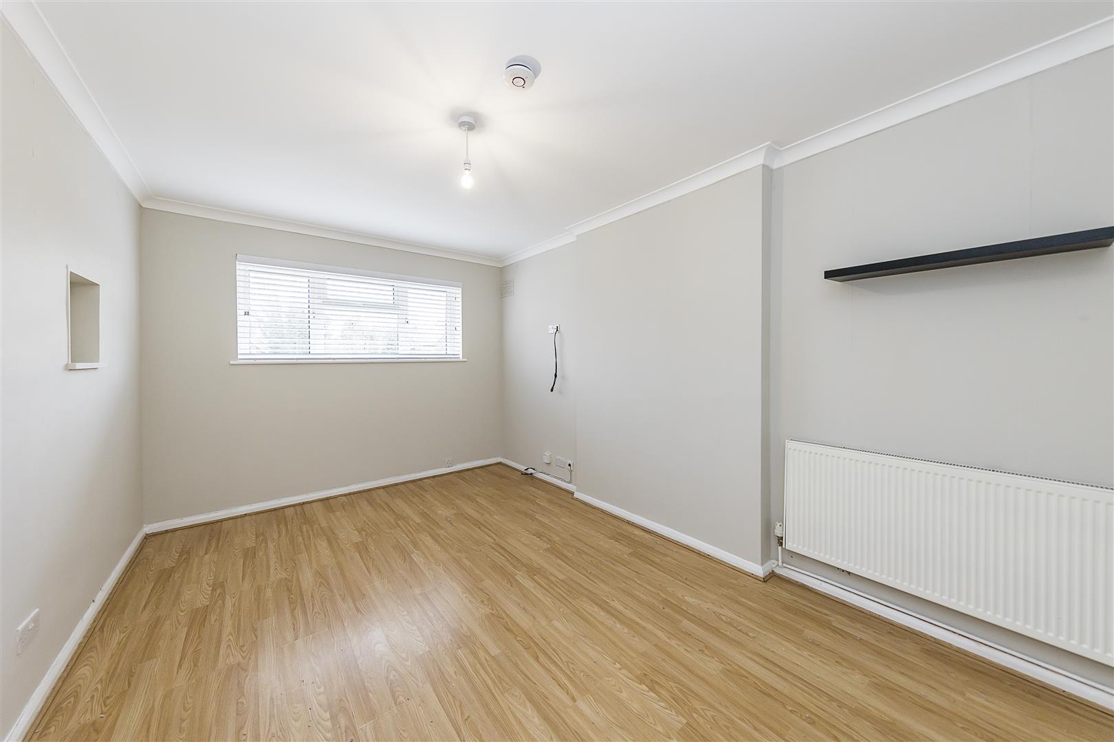 2 bed flat to rent in Brunswick Road, London  - Property Image 4