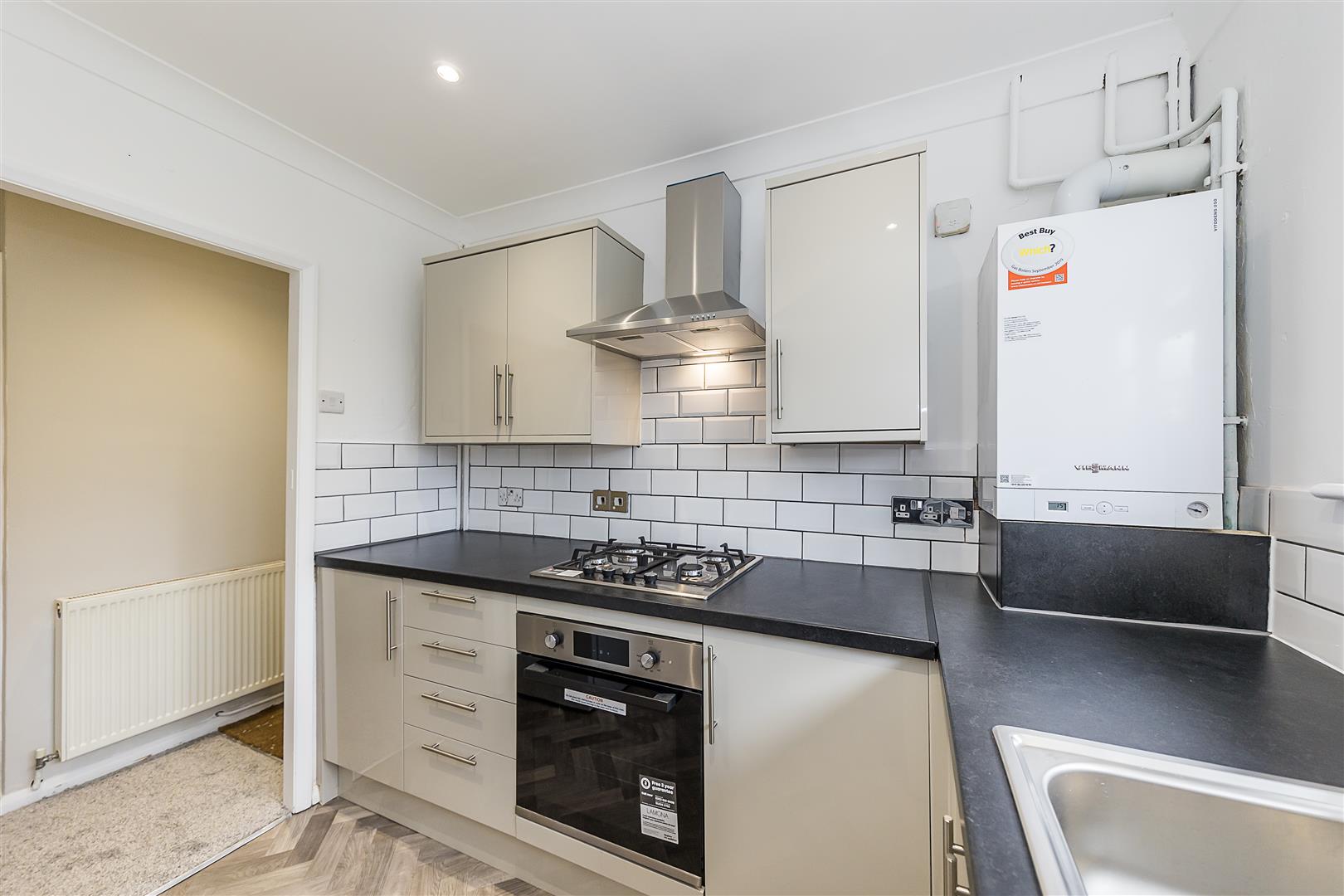 2 bed flat to rent in Brunswick Road, London  - Property Image 3