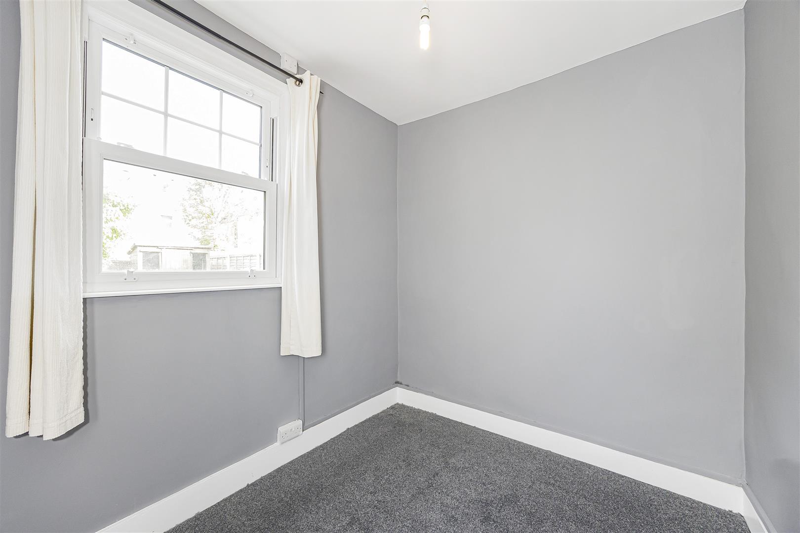 2 bed flat to rent in Morley Road, London  - Property Image 5