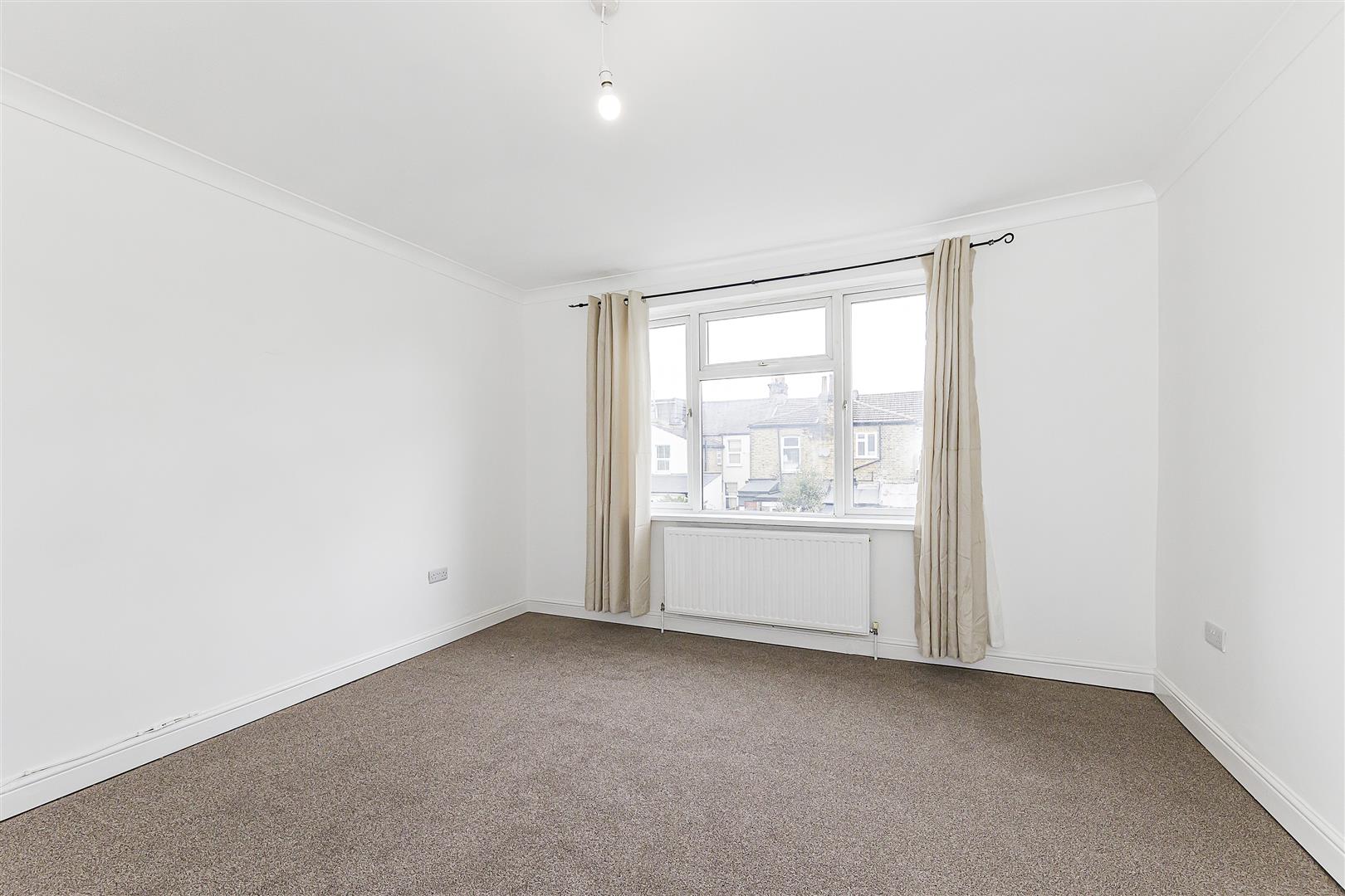 3 bed flat to rent in Ashville Road, London  - Property Image 8