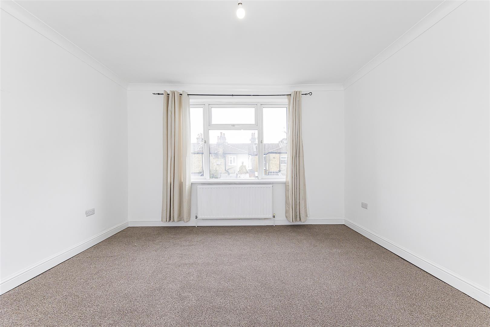 3 bed flat to rent in Ashville Road, London  - Property Image 9