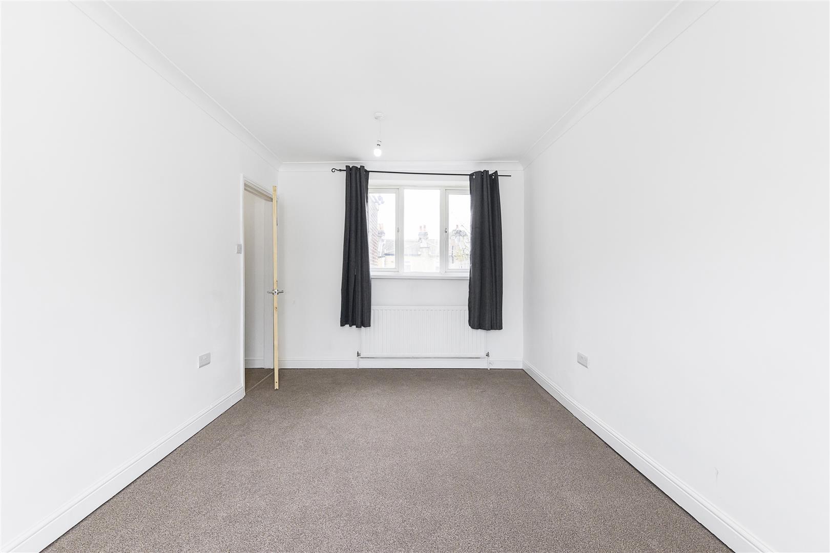 3 bed flat to rent in Ashville Road, London  - Property Image 15