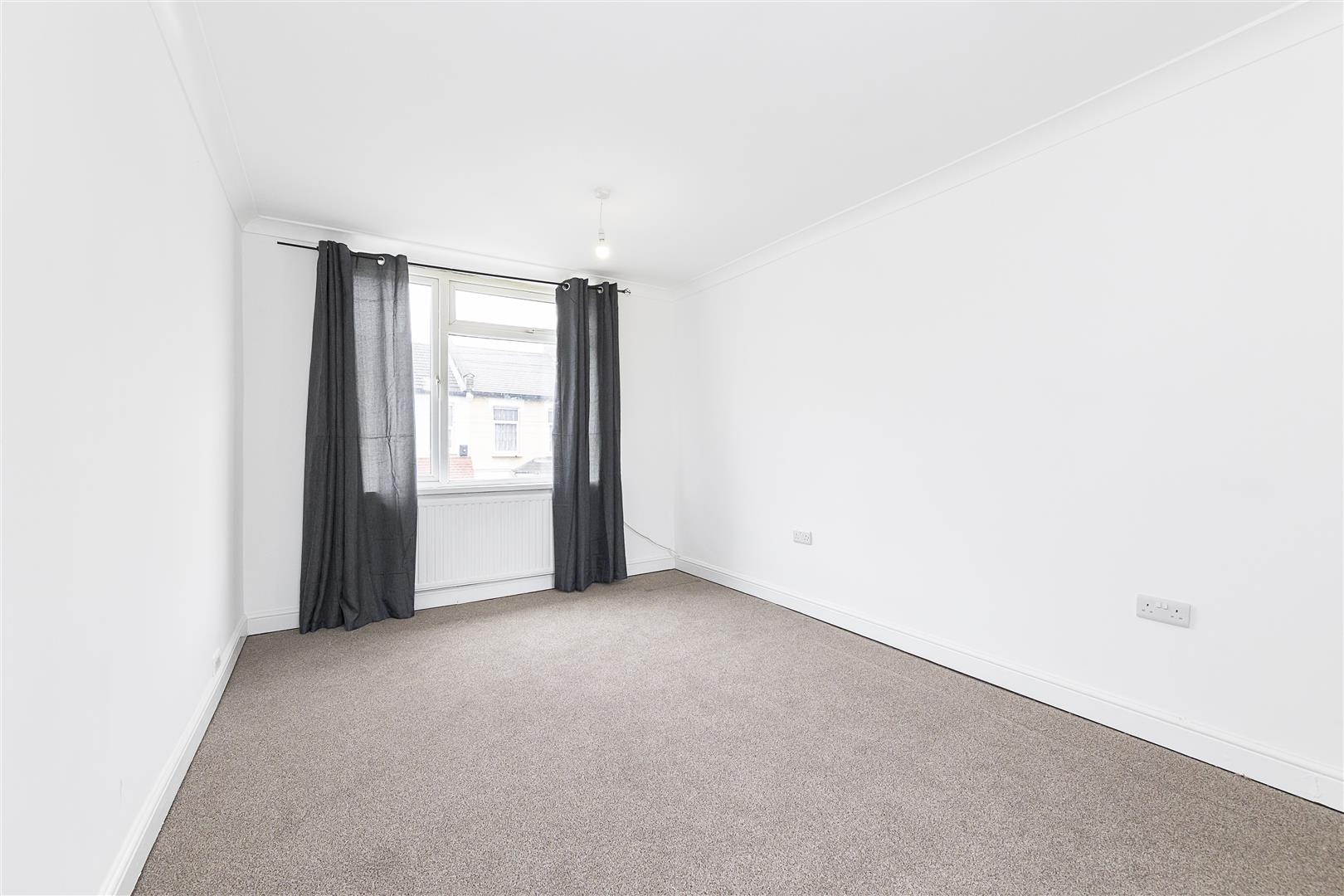 3 bed flat to rent in Ashville Road, London  - Property Image 14