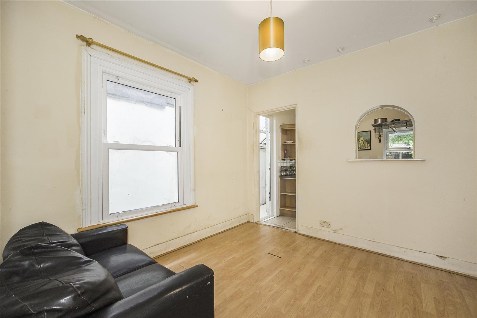 2 bed flat for sale in Lea Bridge Road, London  - Property Image 8