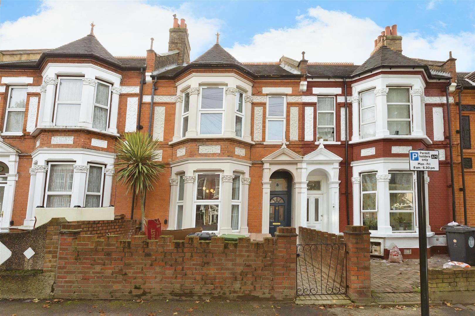 4 bed house to rent in Abbotts Park Road, London  - Property Image 1