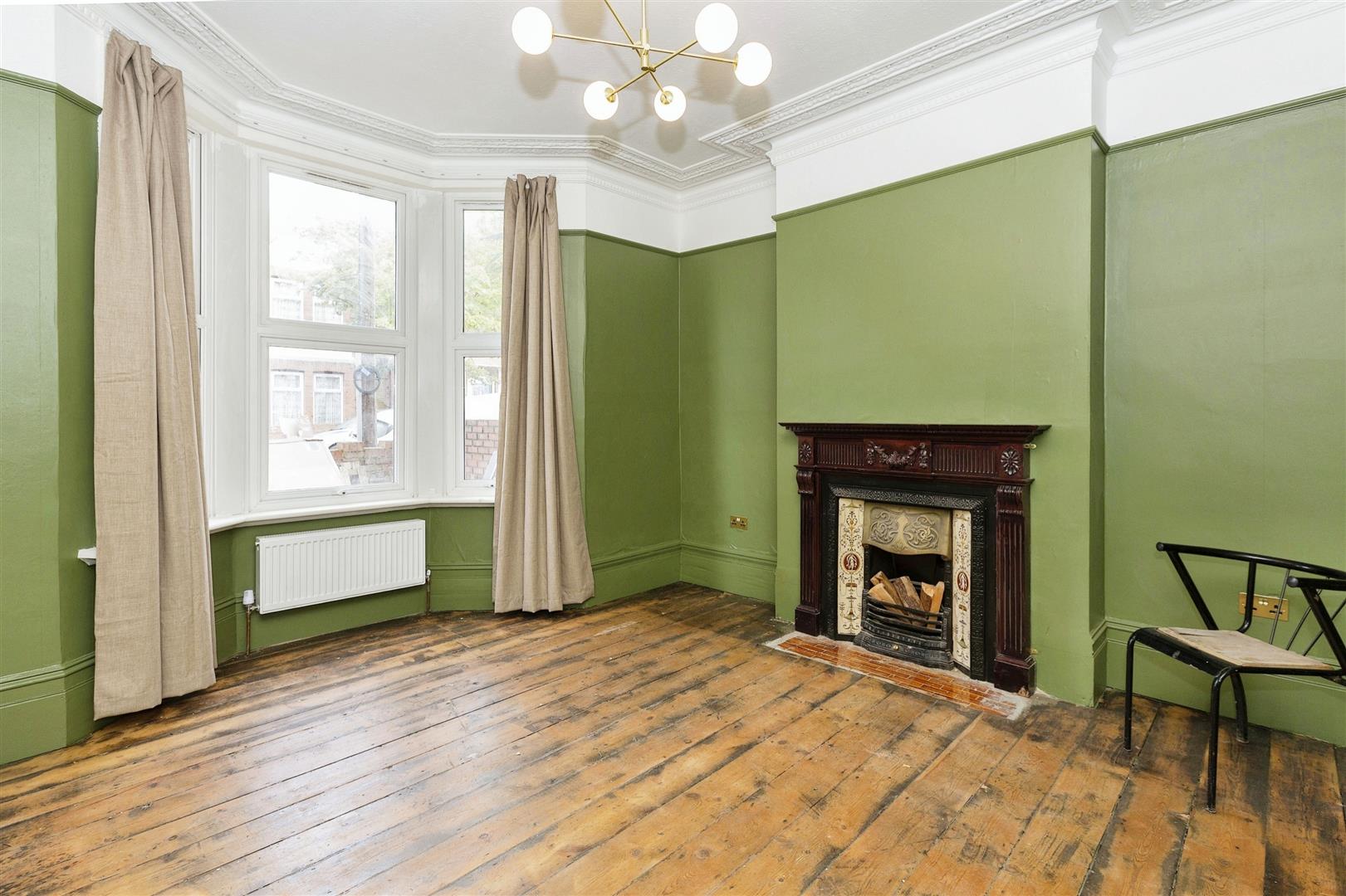 4 bed house to rent in Abbotts Park Road, London  - Property Image 2