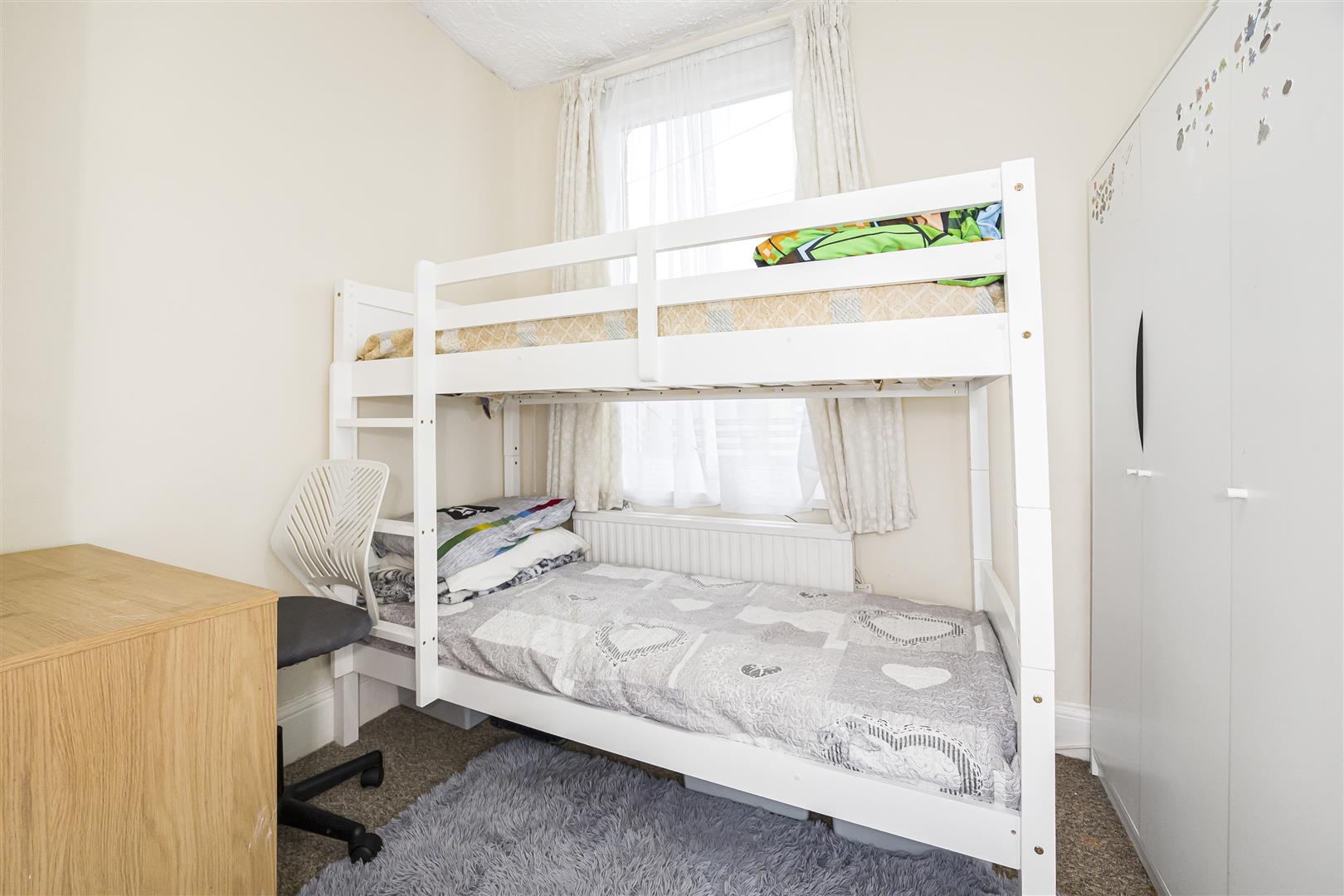 2 bed flat for sale in Hove Avenue, London  - Property Image 14