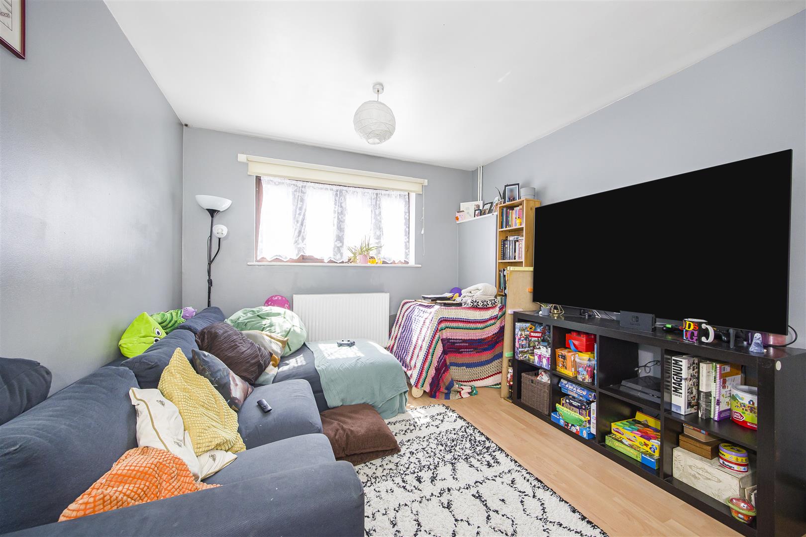 3 bed house for sale in Walnut Road, London  - Property Image 3