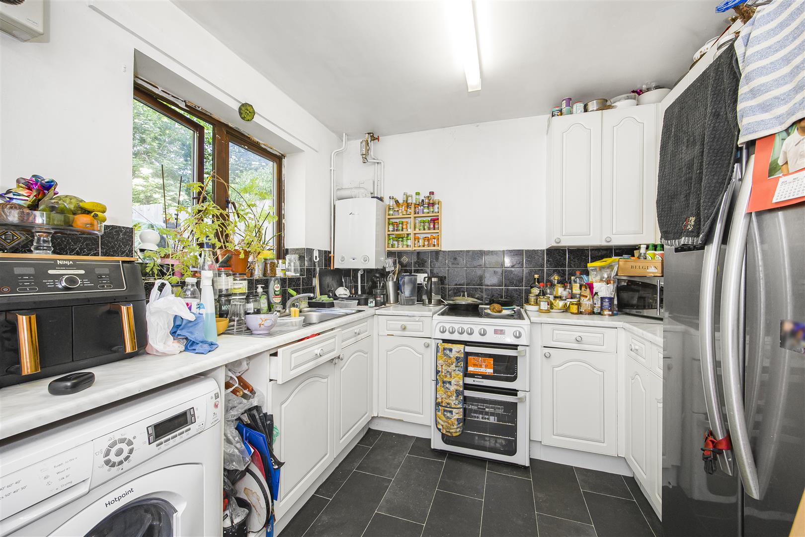 3 bed house for sale in Walnut Road, London  - Property Image 4