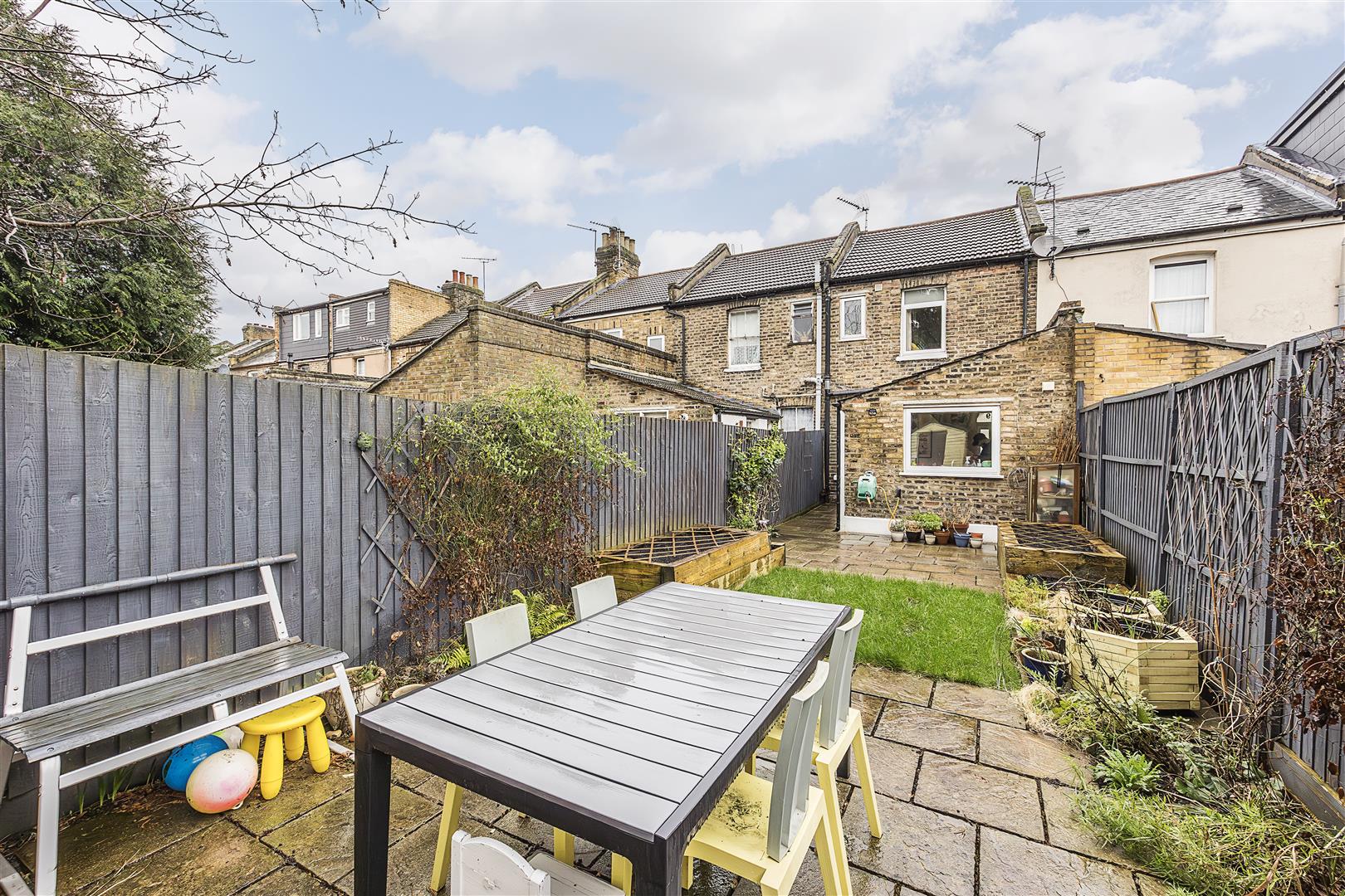 2 bed house to rent in Stewart Road, London  - Property Image 15