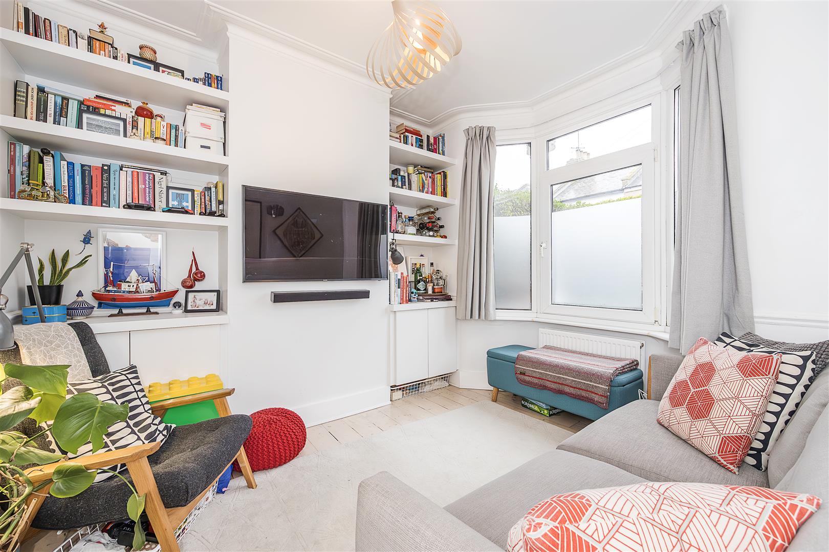 2 bed house to rent in Stewart Road, London  - Property Image 5